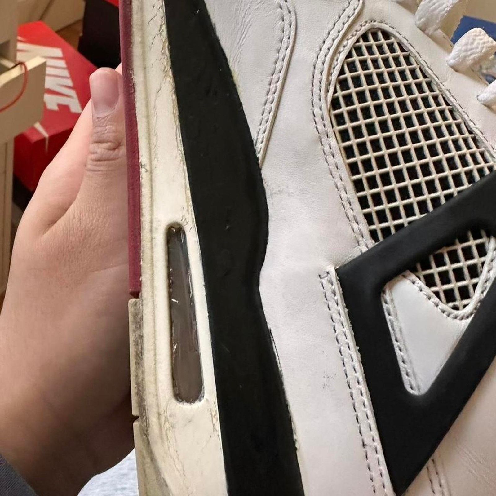 Jordan Brand × Nike Air Jordan 4 Retro Fire Red 2012 Size US 10 / EU 43 - 6 Thumbnail