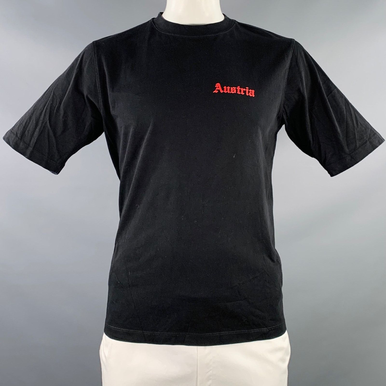 Helmut Lang Size L Austria Black Red Print Cotton Crew Neck T-shirt Size US L / EU 52-54 / 3 - 1 Thumbnail