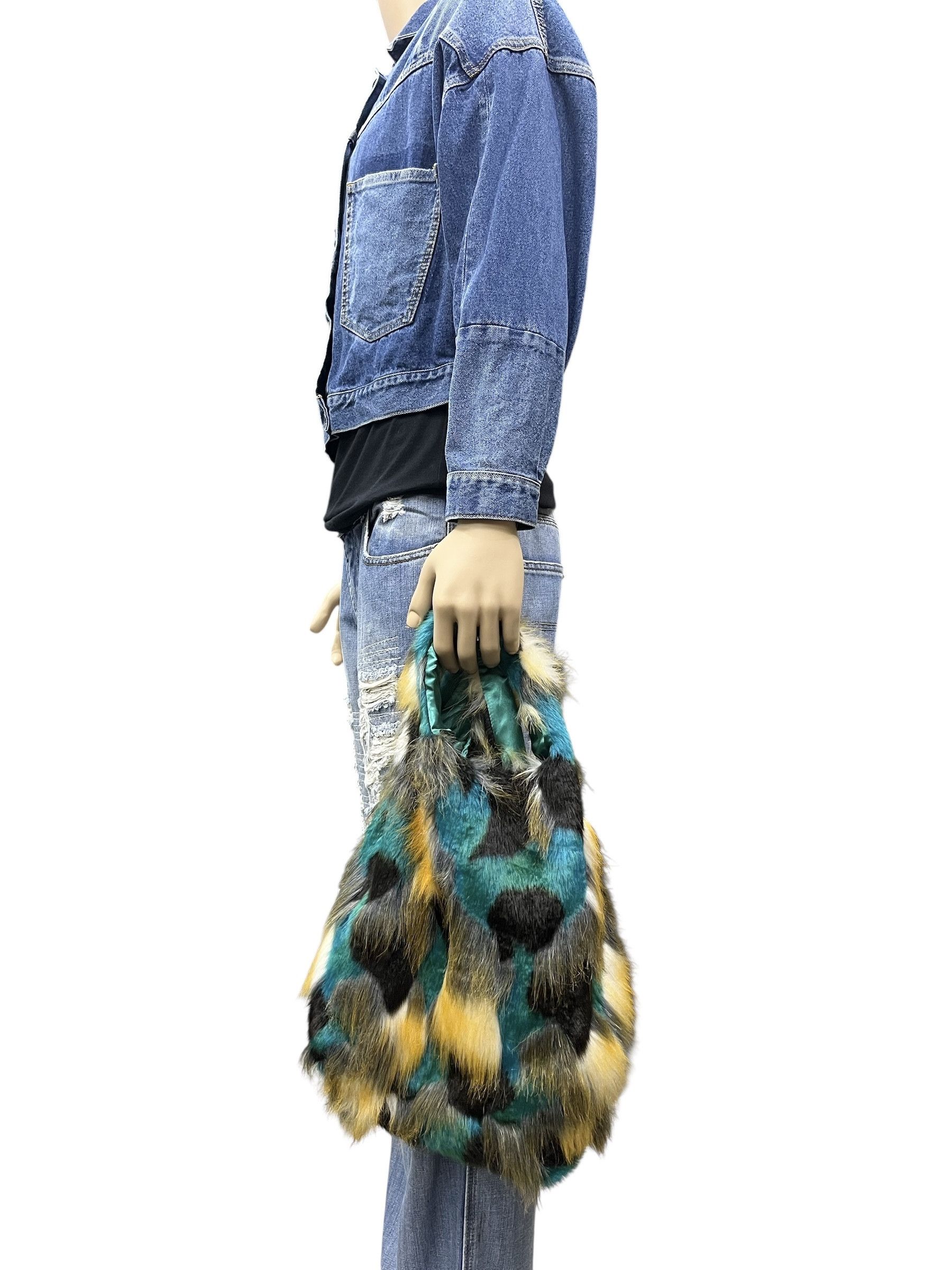 United Colors Of Benetton 🔥Benetton Faux Fur Magnetic Closure Tote Y2K LGB IF 6 9 Size ONE SIZE - 2 Thumbnail