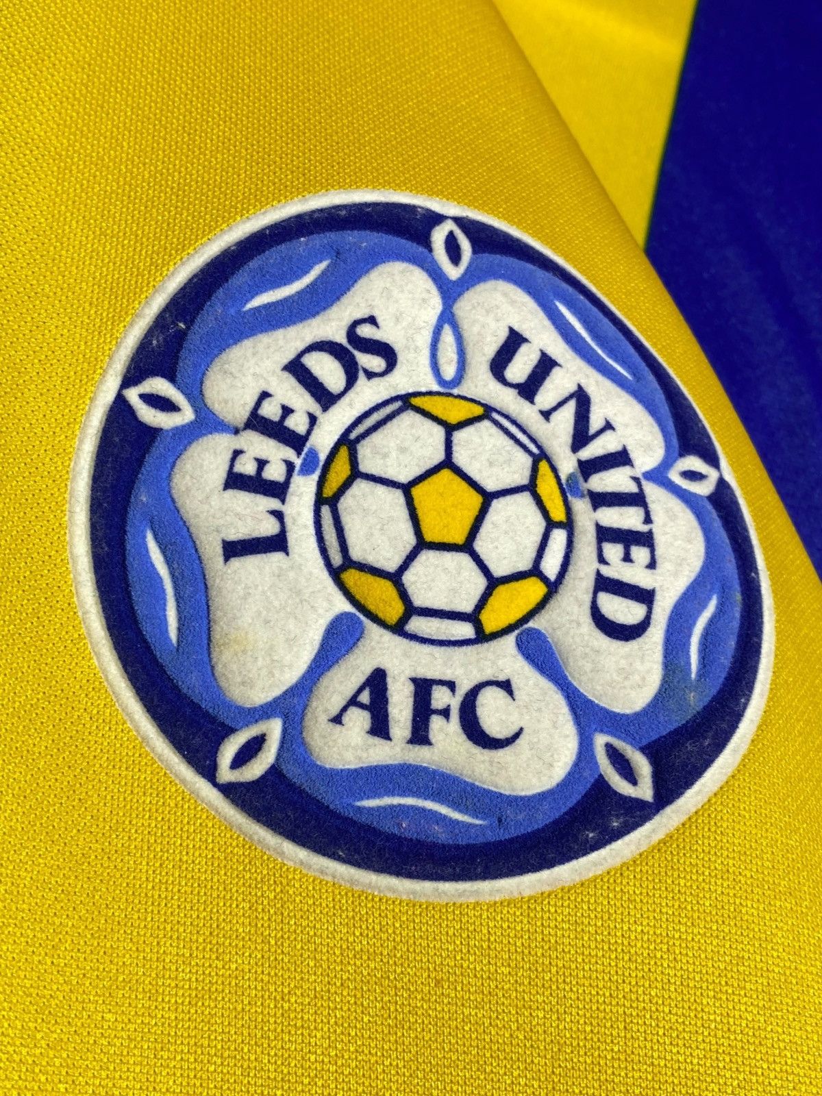 Asics × Vintage Vintage Leeds United 1994/95 Away Football Shirt Size US L / EU 52-54 / 3 - 5 Thumbnail