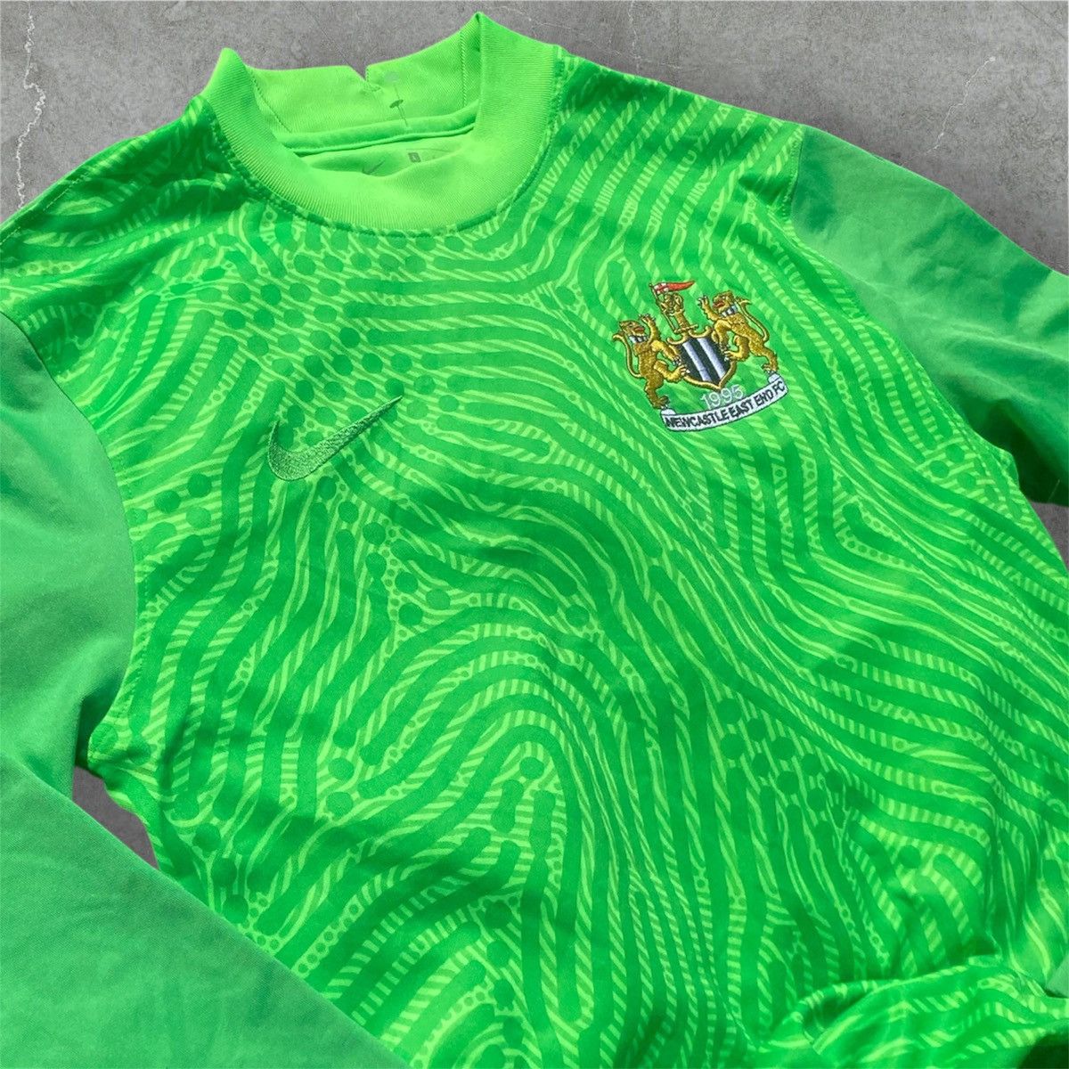 Nike Vintage Nike Newcastle East F.C. Green Long Sleeve Size US L / EU 52-54 / 3 - 2 Thumbnail