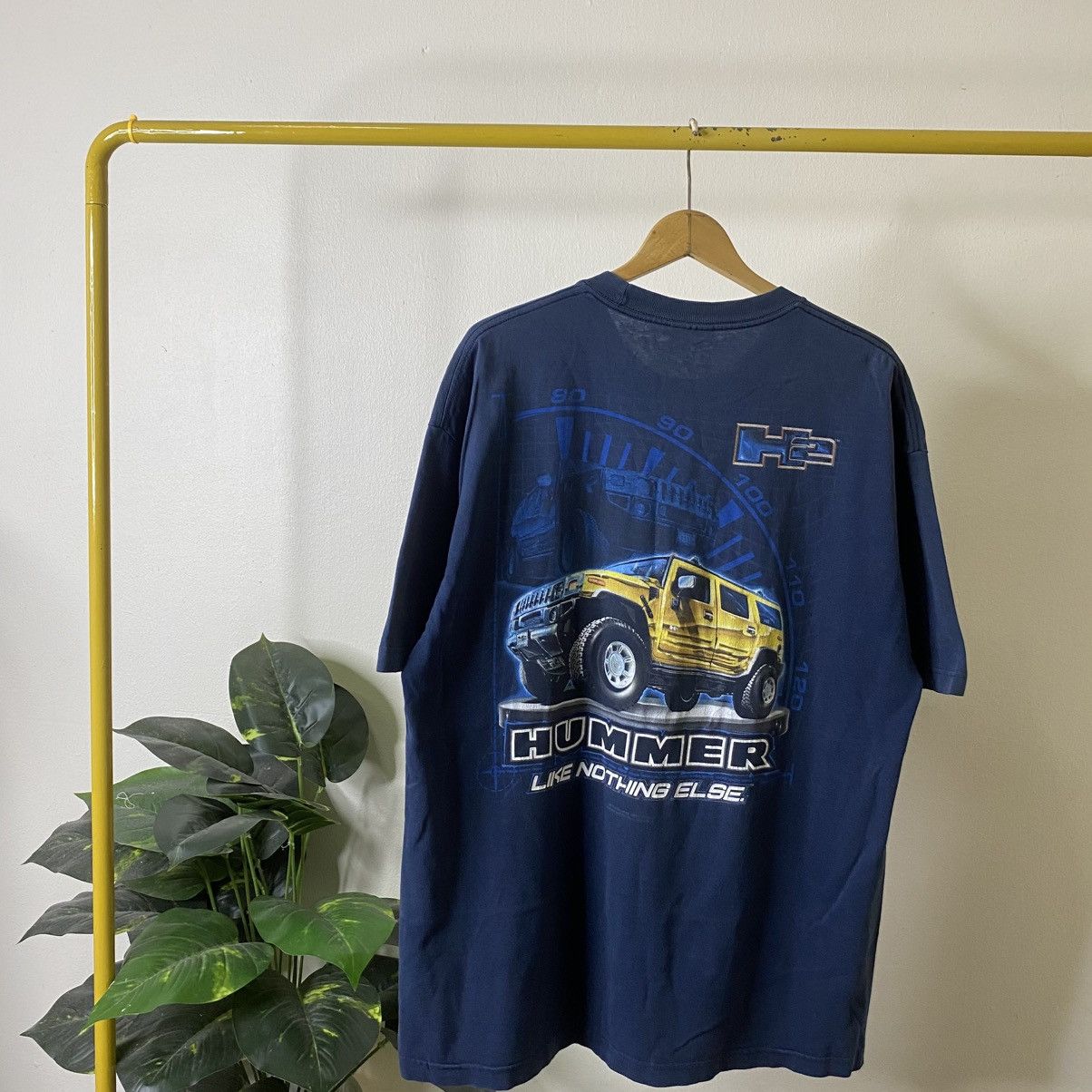 Vintage Vintage 2000s Hummer H2 SUV Promo T Shirt Size US XL / EU 56 / 4 - 1 Thumbnail