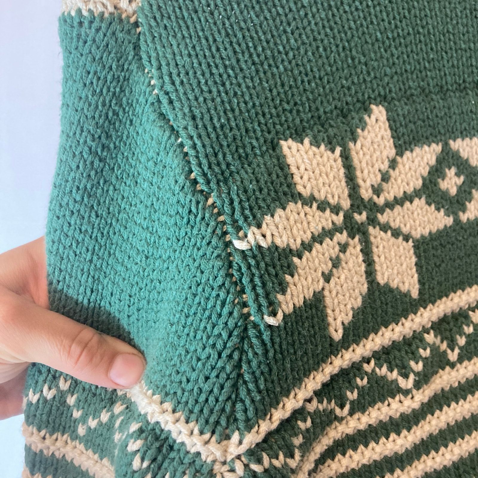 Urban Outfitters Urban Outfitters Knit Fair Isle Green White Holiday Sweater Size XS / US 0-2 / IT 36-38 - 10 Thumbnail