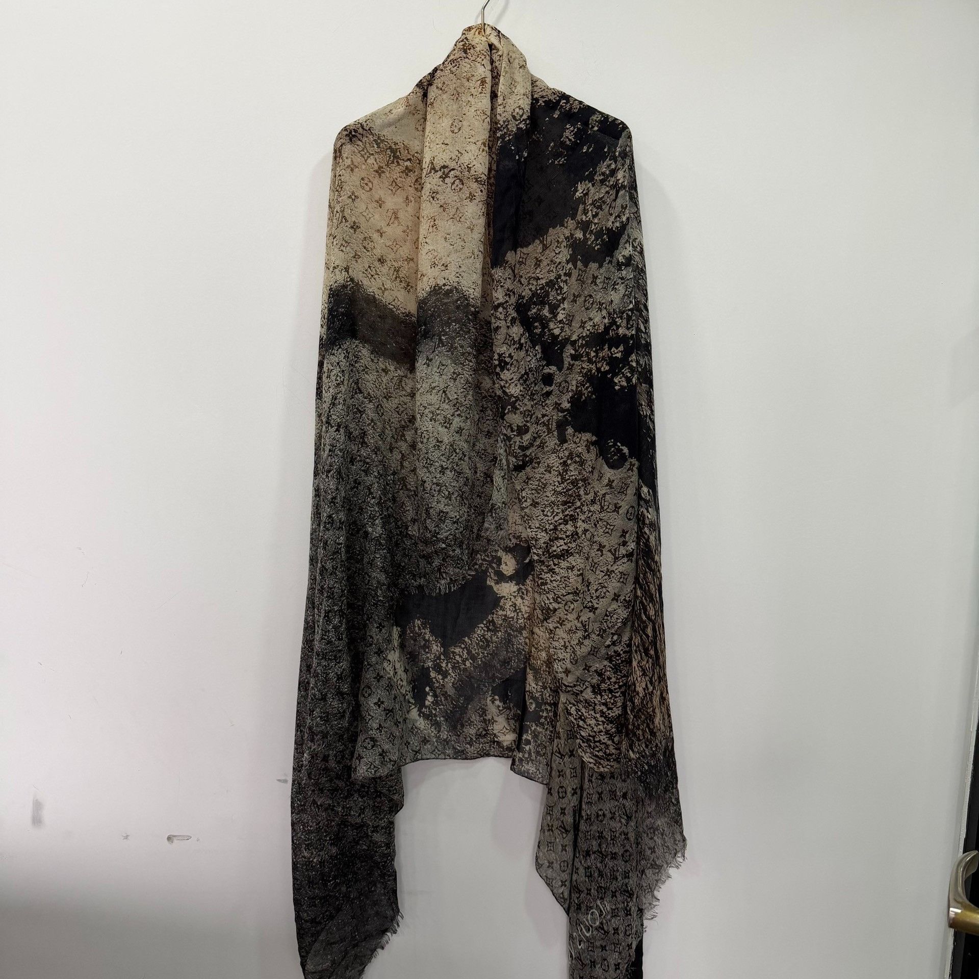 Louis Vuitton Louis Vuitton Scarf one size Men Size ONE SIZE - 1 Thumbnail