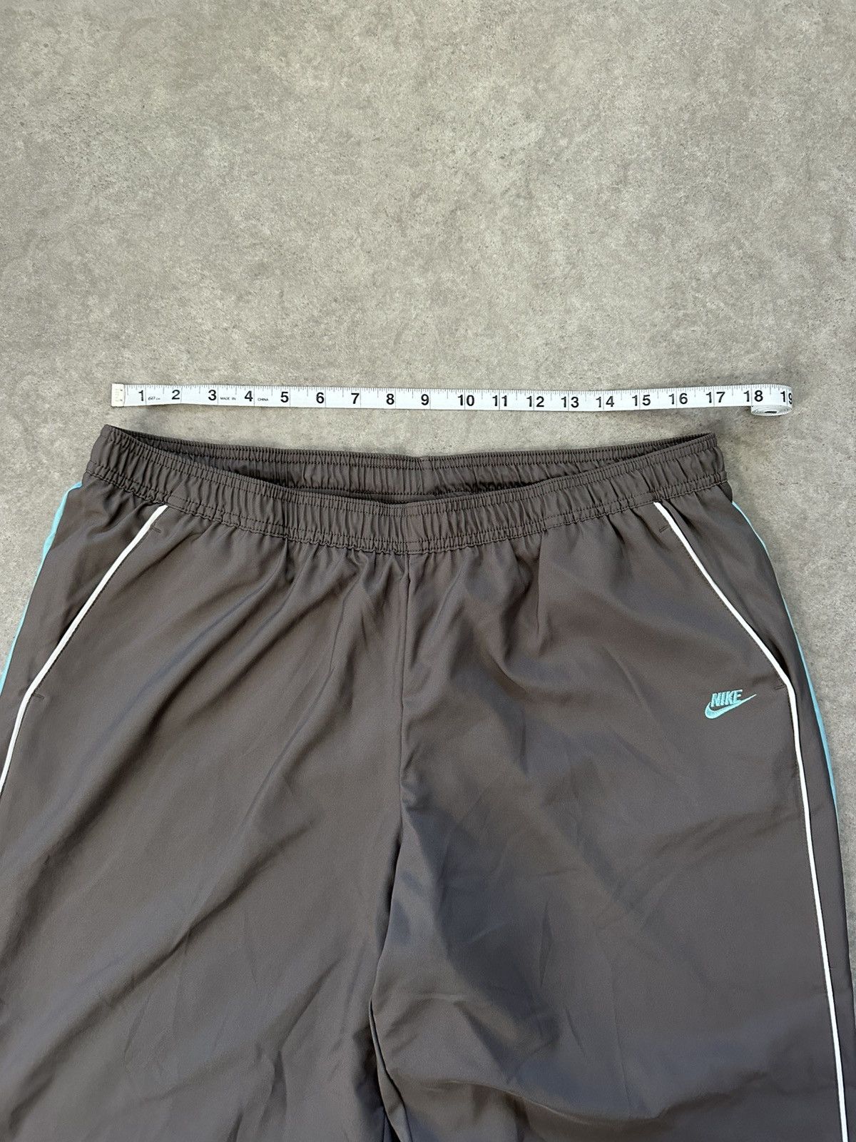 Nike Vintage Nike Track Pants Y2K Athletic Wear Casual Essential Size US 34 / EU 50 - 8 Thumbnail
