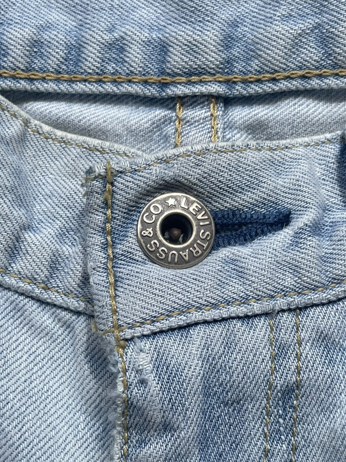 Levi's Vintage Levi’s 502 Light Wash Thrashed Distressed Denim Size US 30 / EU 46 - 4 Thumbnail