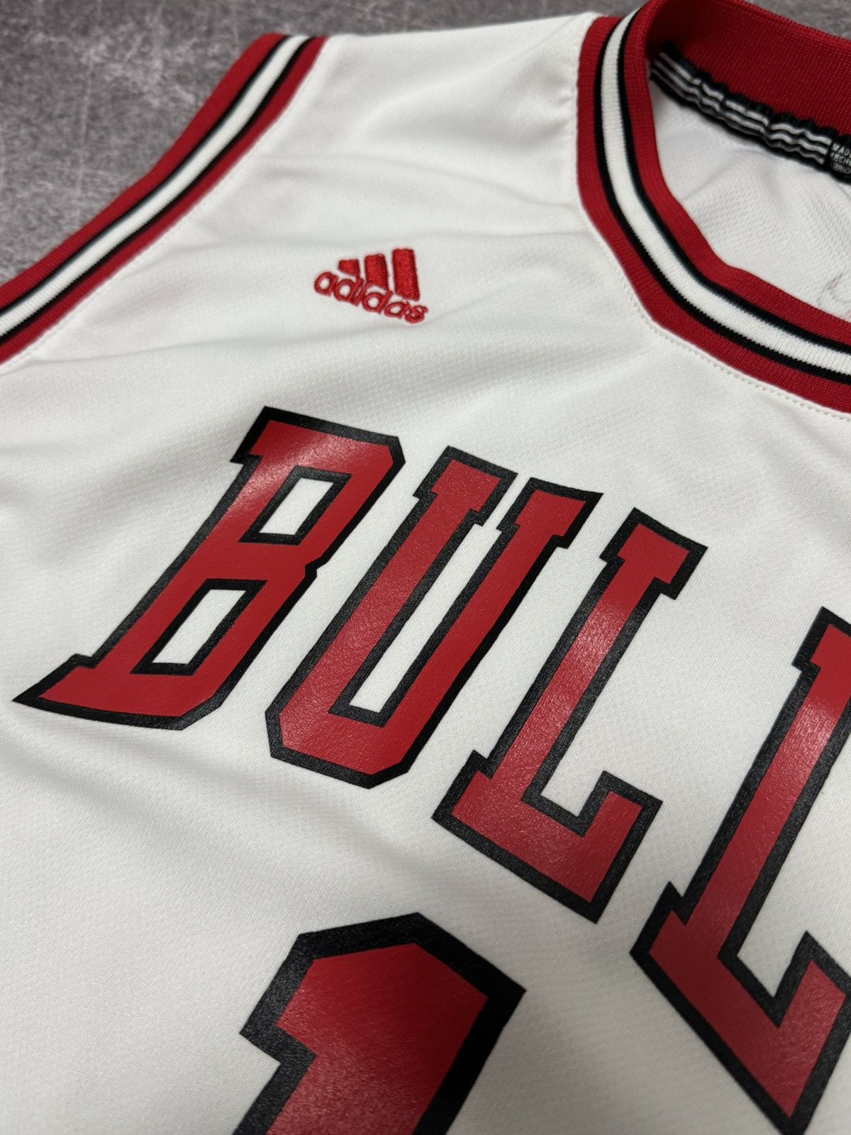 Adidas Adidas ROSE Chicago Bulls Jersey 2012 Size US XL / EU 56 / 4 - 12 Thumbnail