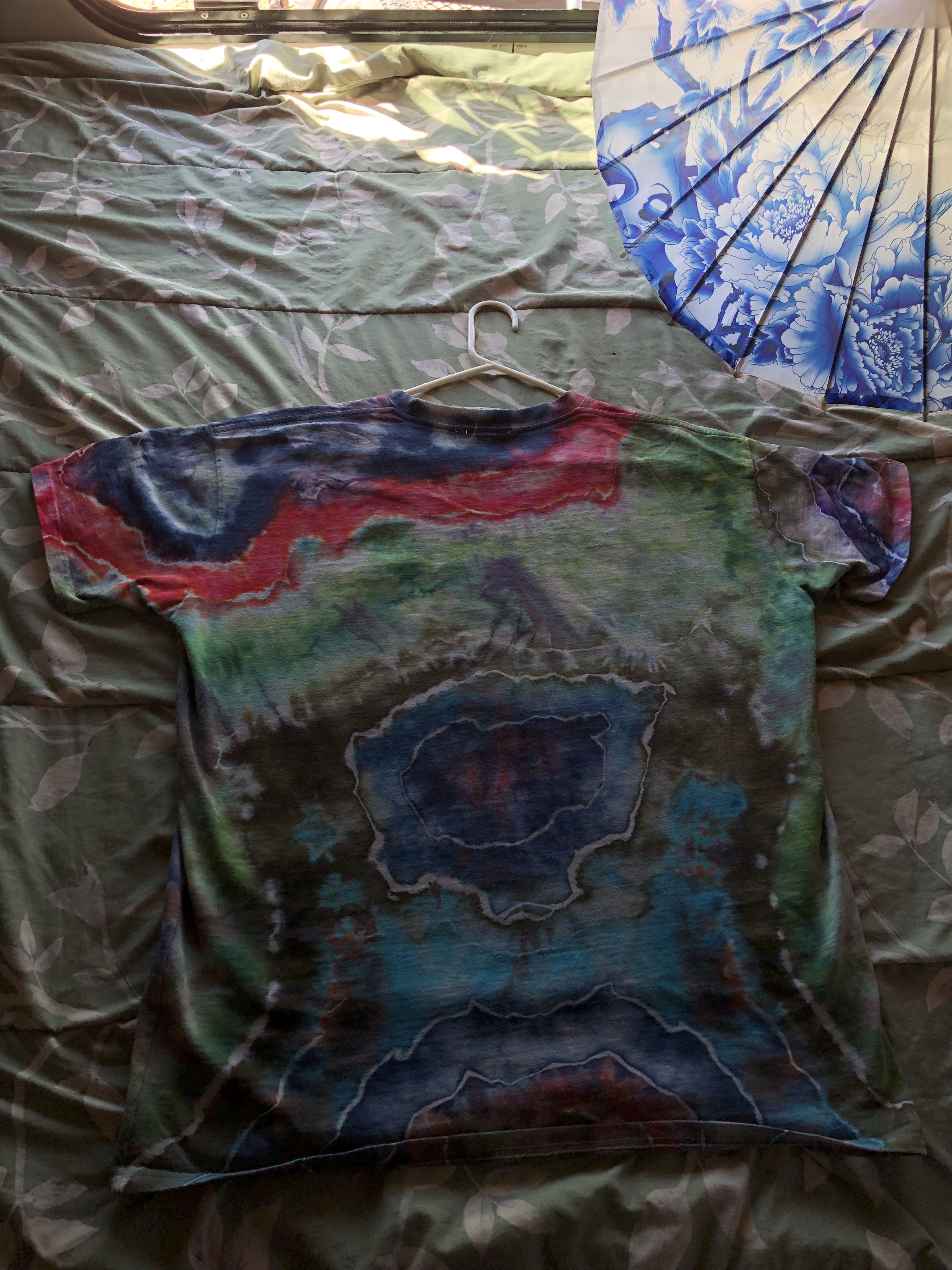 Online Ceramics Online Ceramics Seeds of Compassion Rain Kindness Tie Dye Size US L / EU 52-54 / 3 - 6 Thumbnail