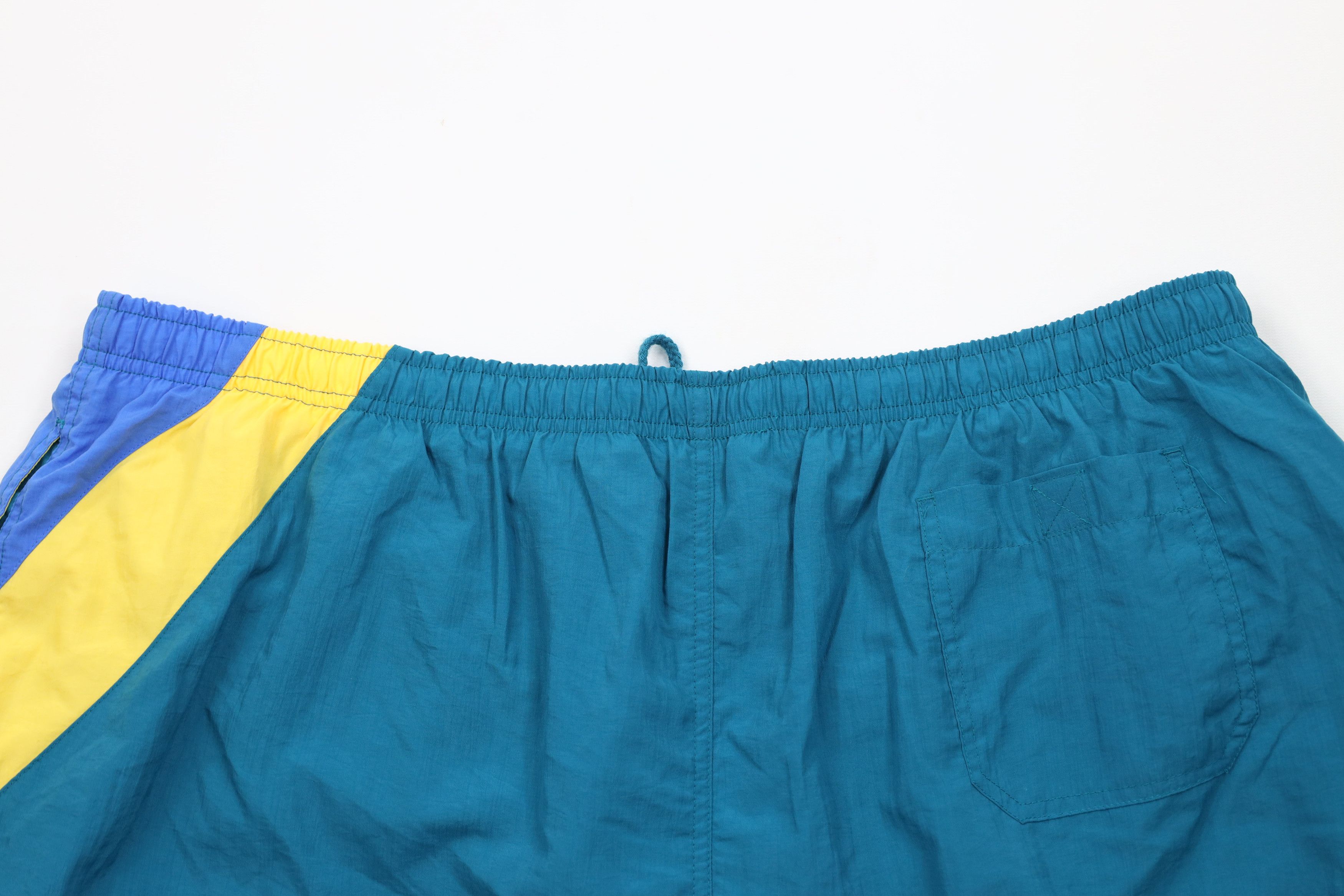 Vintage Vintage 90s Streetwear Block Lined Above Knee Shorts Trunks Size US 38 / EU 54 - 9 Thumbnail