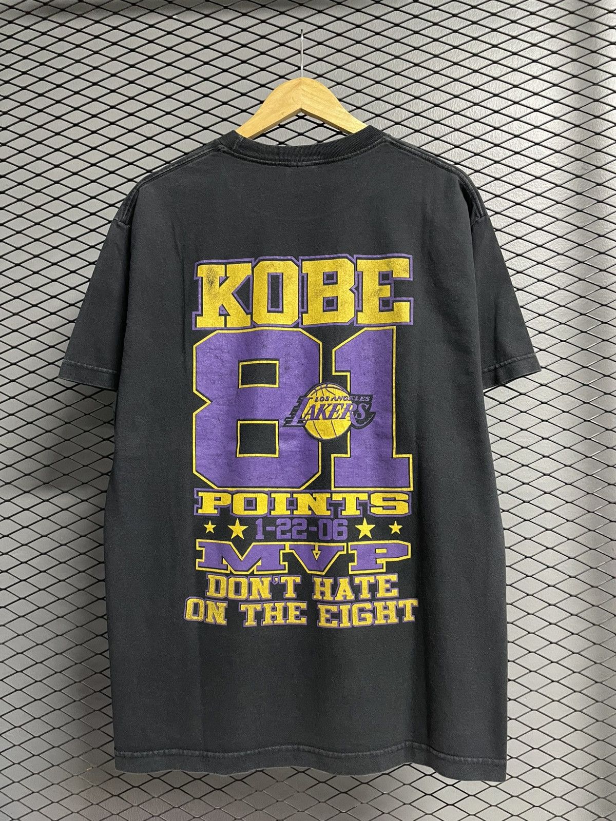 NBA Vintage Y2K NBA Kobe Bryant 81 points MVP T-Shirt Size US L / EU 52-54 / 3 - 2 Thumbnail
