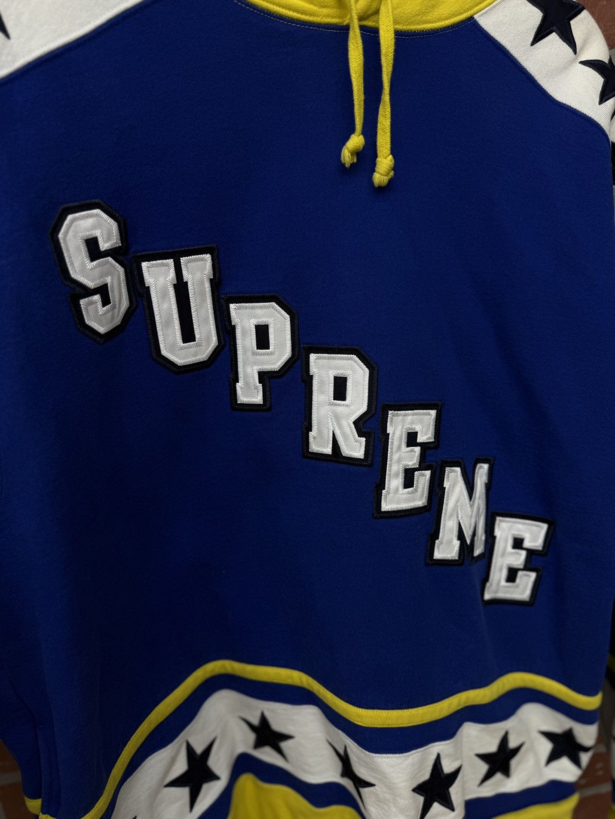 Supreme Supreme Hockey Hoodie Blue Yellow Size XL 🧼 Size US XL / EU 56 / 4 - 6 Thumbnail