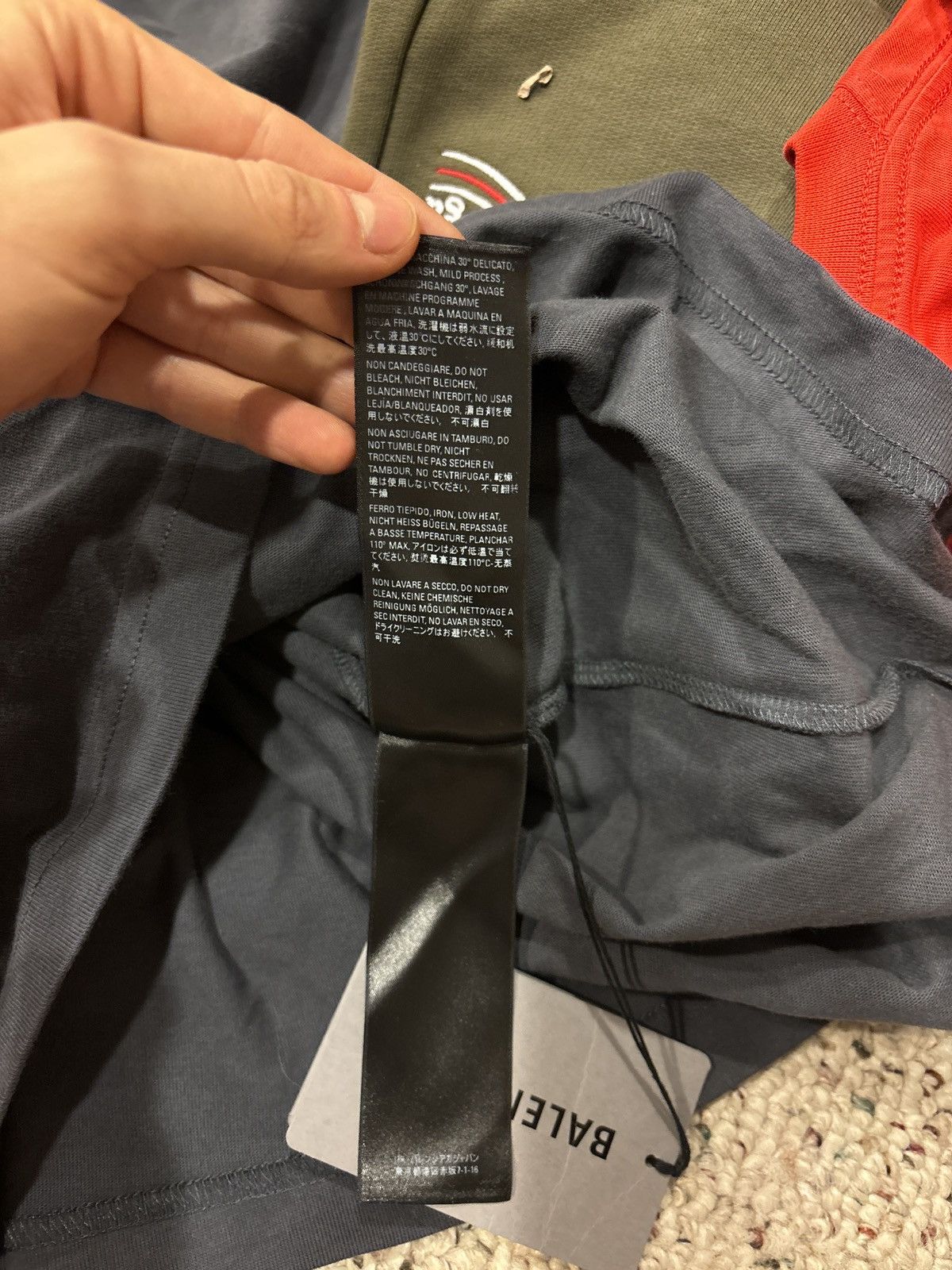 Balenciaga Balenciaga Dark Grey Embroidered Premium Campaign Logo Tee Size US XXL / EU 58 / 5 - 6 Thumbnail
