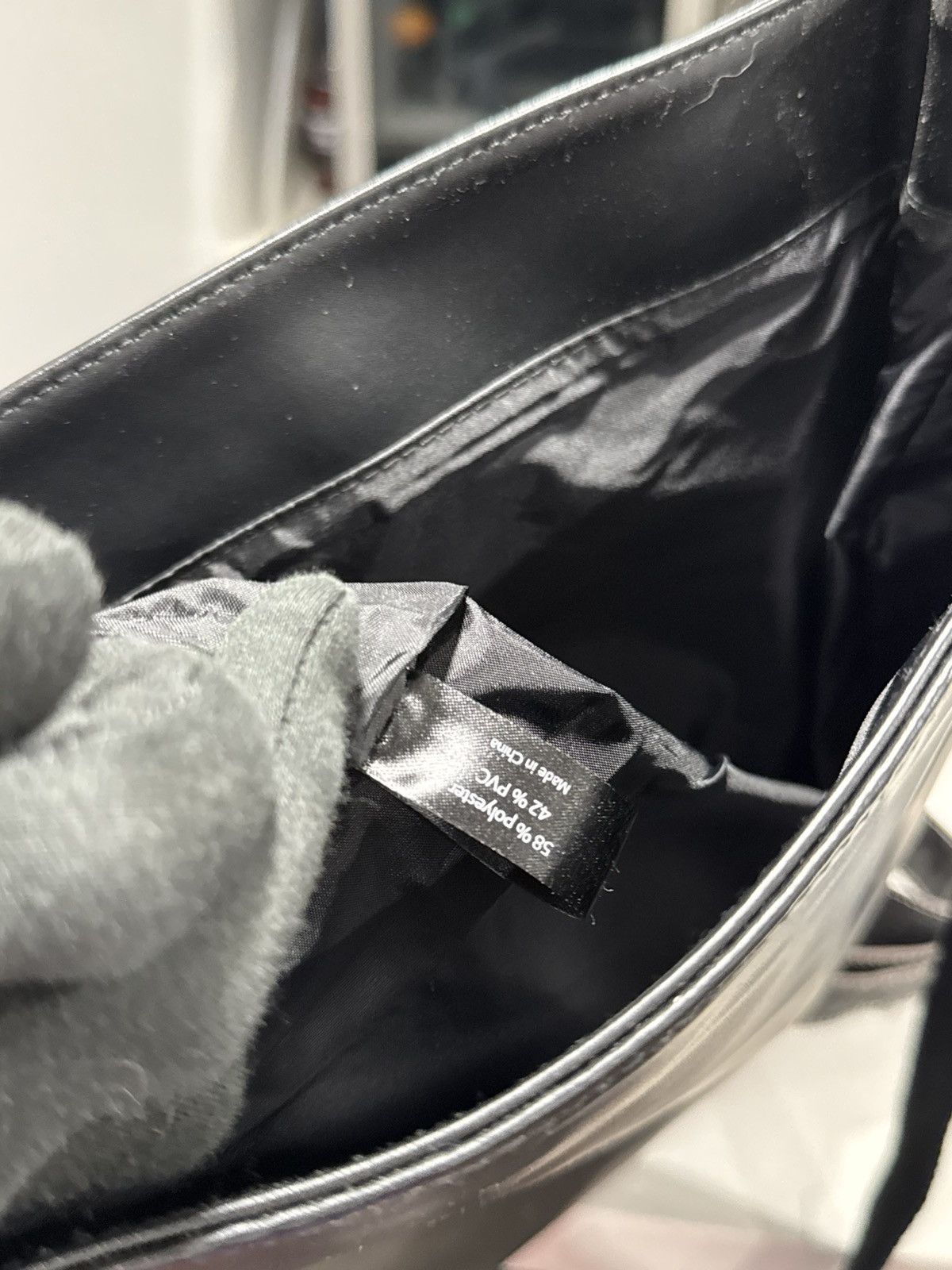 Givenchy GIVENCHY Parfums Black Canvas Messenger Bag – VIP Gift Size ONE SIZE - 8 Thumbnail