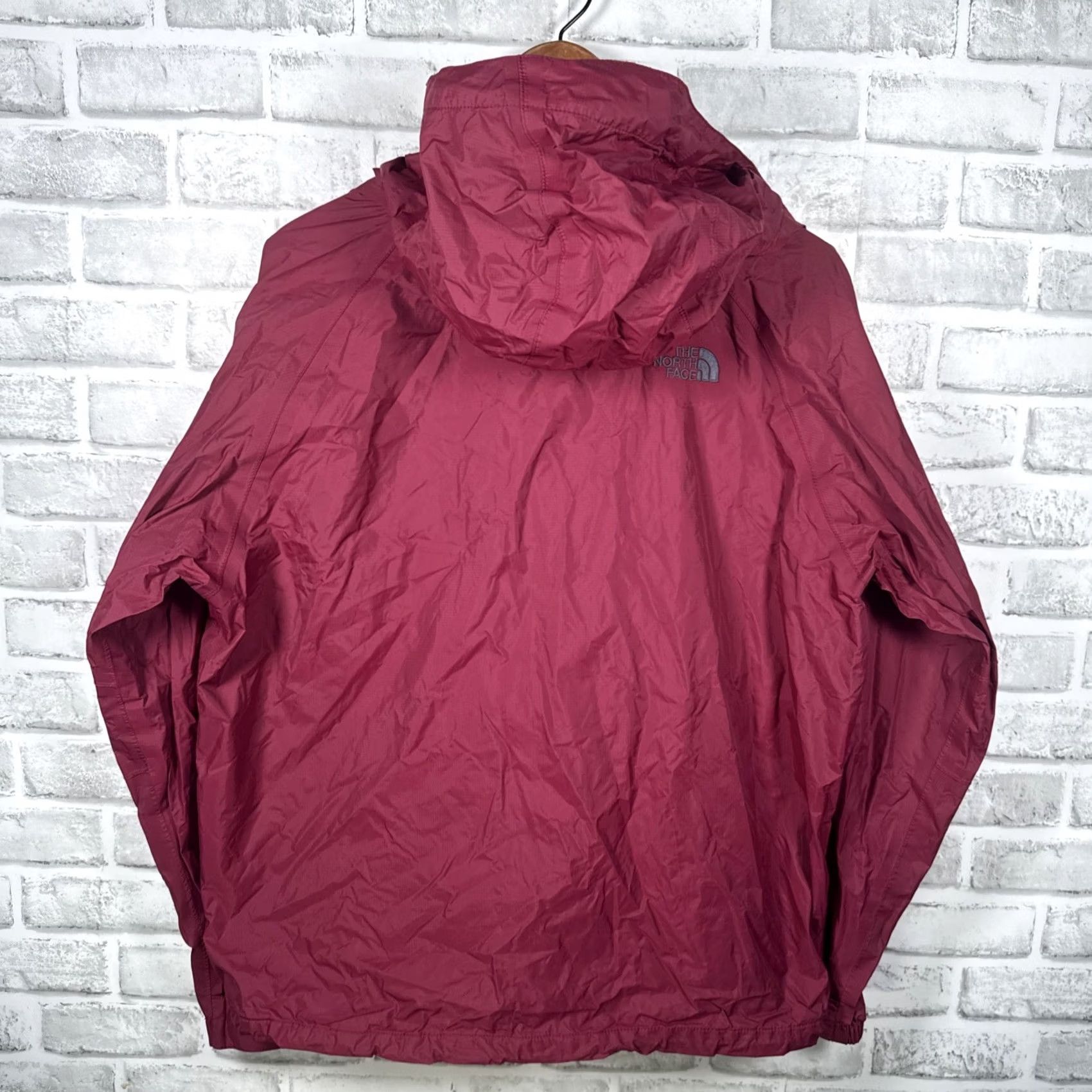 The North Face The North Face Bergundy 100% Nylon Hooded Jacket Womens L Windbreaker Rain Jacket Size L / US 10 / IT 46 - 4 Thumbnail