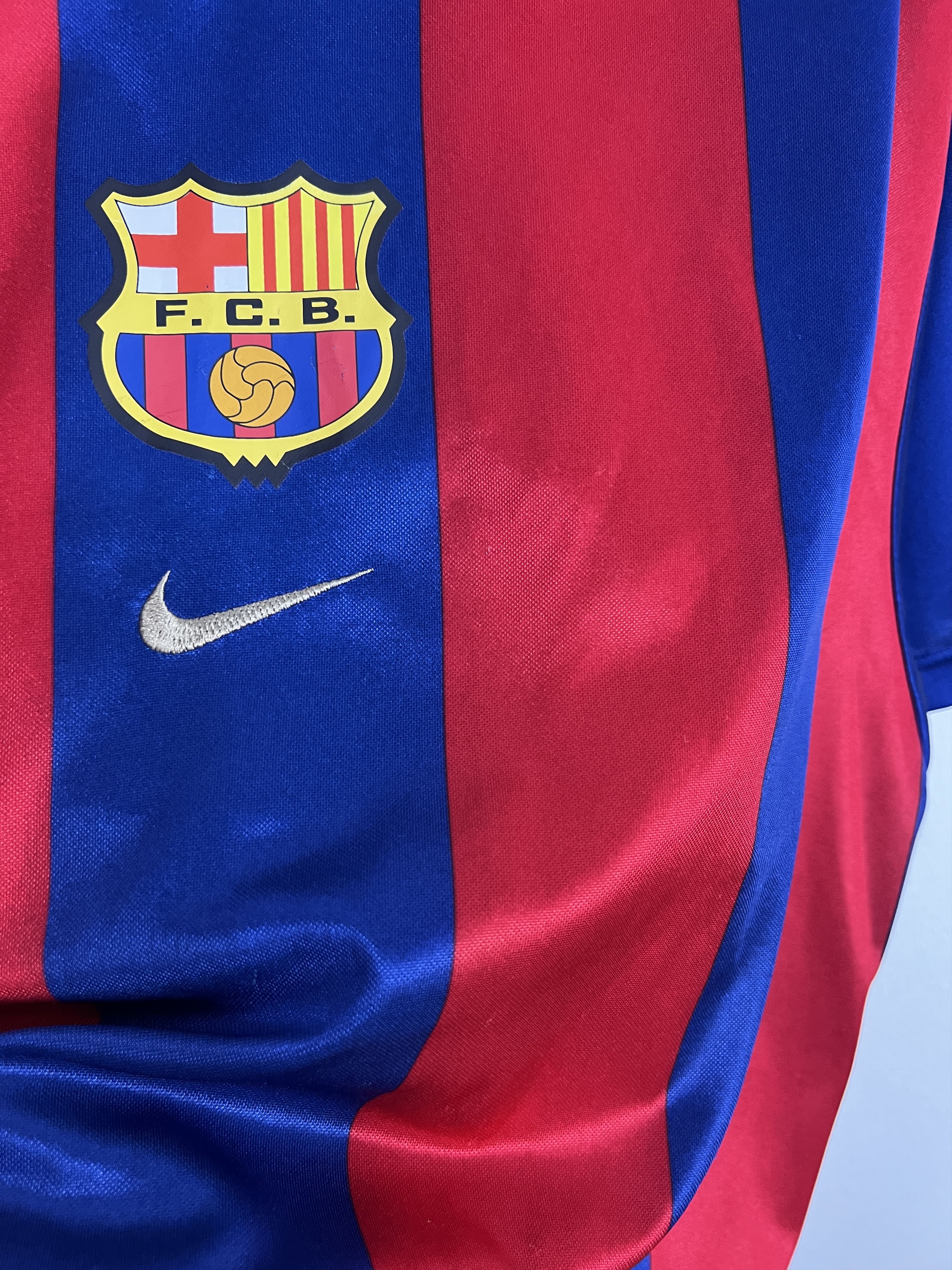 Nike Barcelona Home football shirt 2000 Soccer Nike Jersey Size US L / EU 52-54 / 3 - 5 Thumbnail
