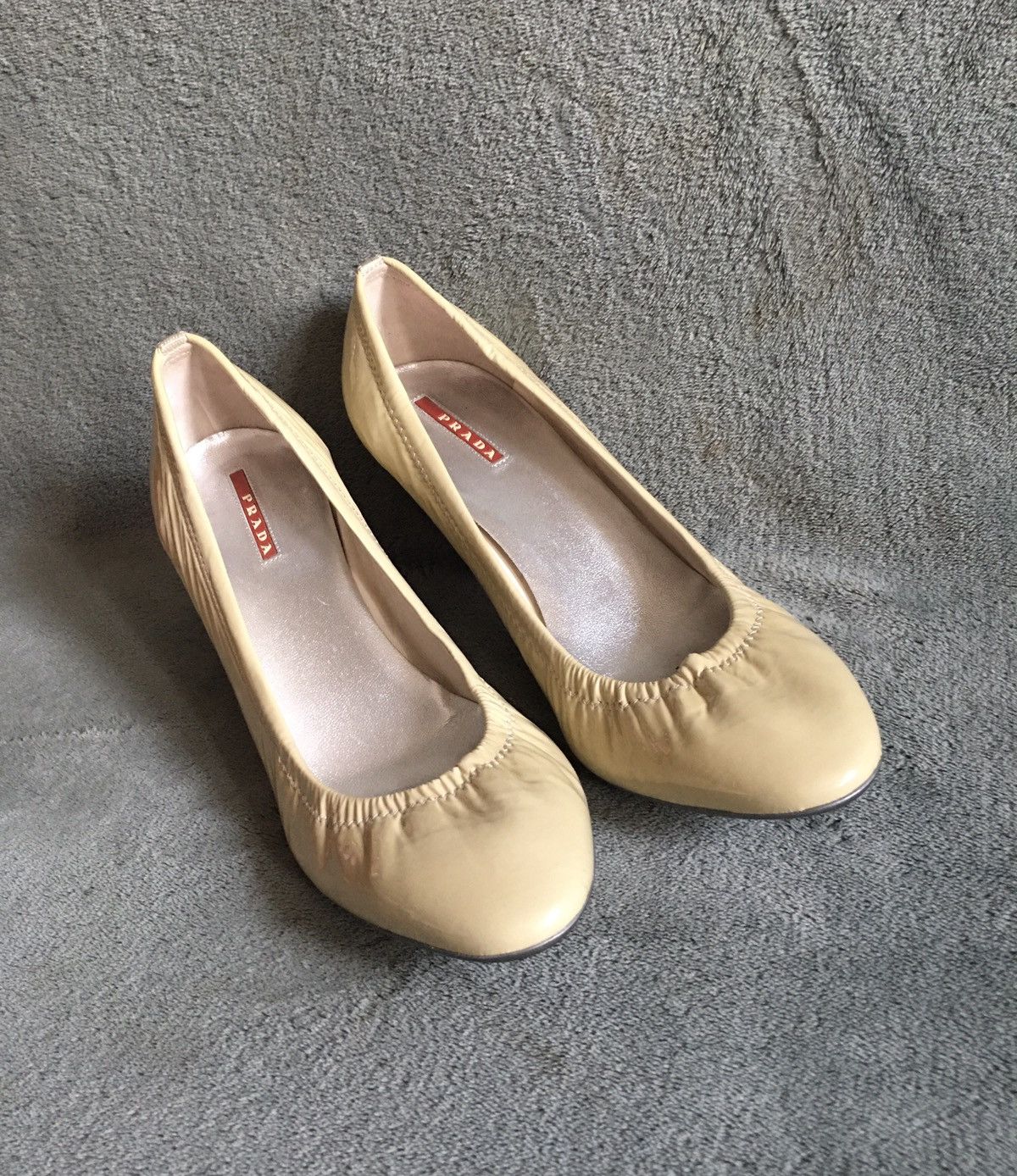 Prada PRADA Vintage Beige Patent Leather Pump Heels EU 41 Size US 11 / IT 41 - 1 Thumbnail