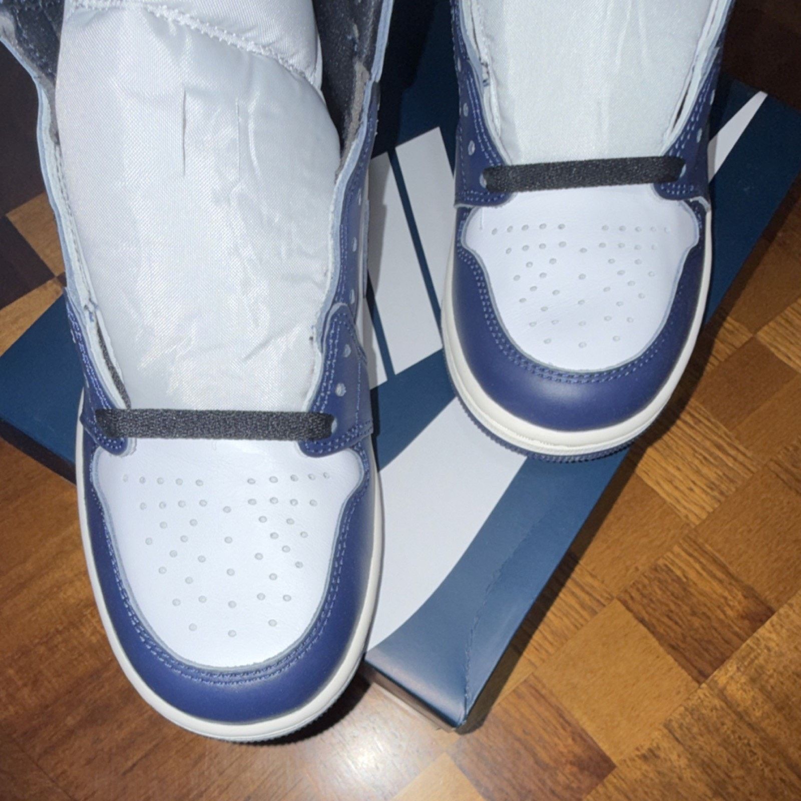 Nike Nike Air Jordan 1 Retro High OG Midnight Navy Size US 7.5 / EU 40-41 - 5 Thumbnail