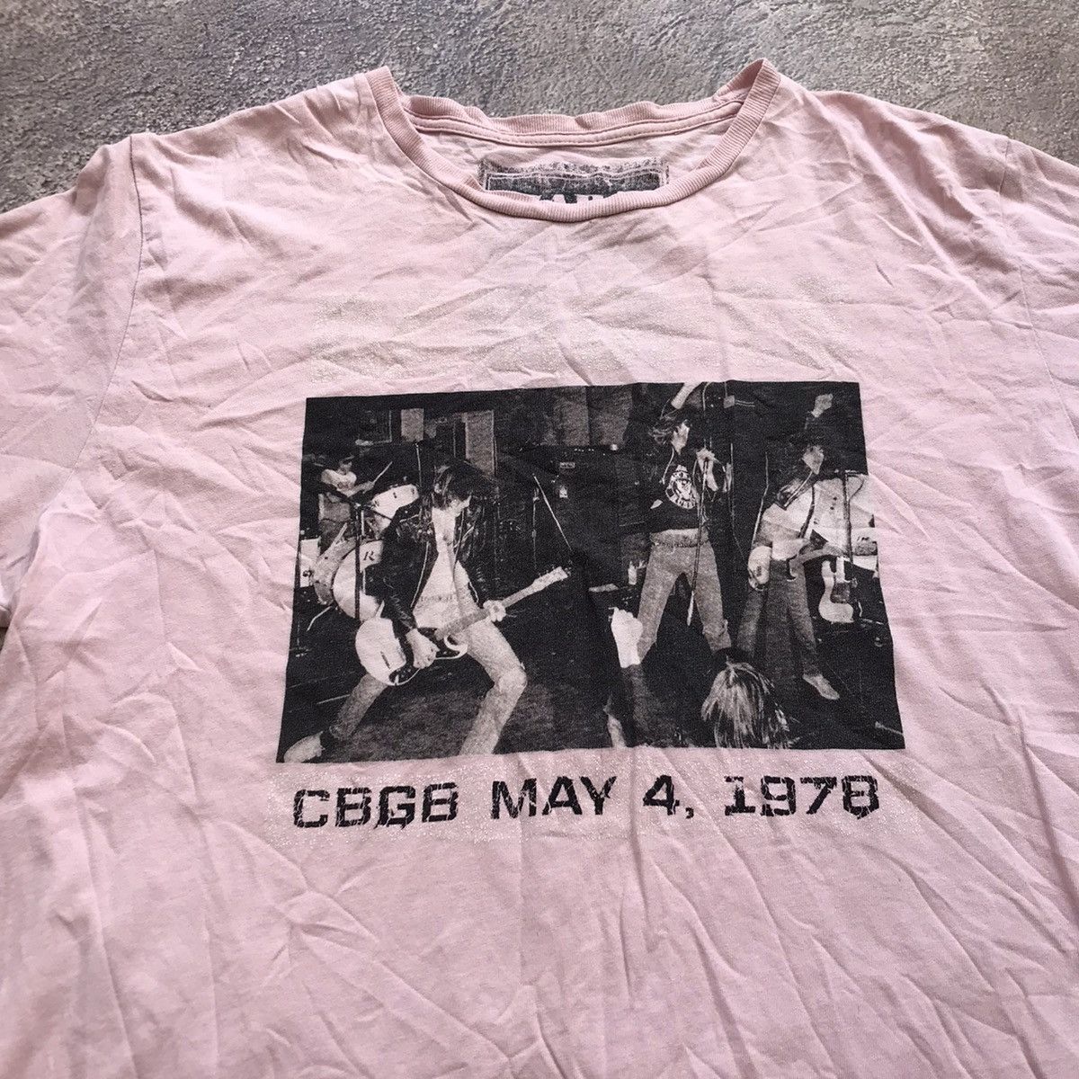 Vintage Vintage 90s Sun Faded Graphic Tee Band Archive Grunge Boxy M Size US M / EU 48-50 / 2 - 3 Thumbnail