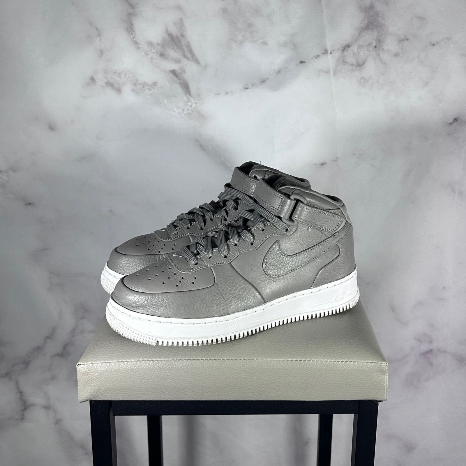 Mid Nike Air Force Charcoal Nike Air Force 07 Trainers Pure - Main Image