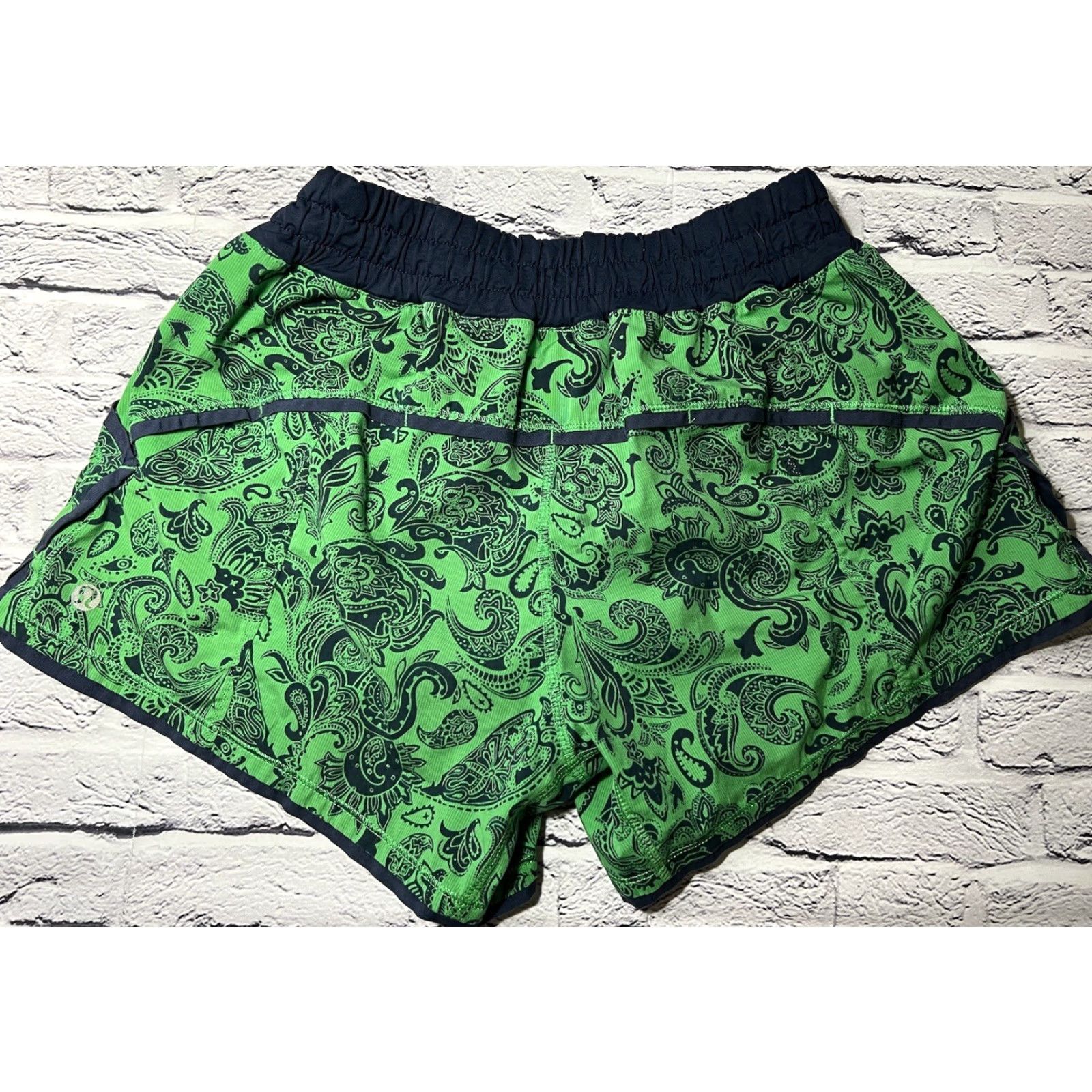 Lululemon Lululemon Shake and Break Shorts Women Regular Size 4 Green 3.5 in Inseam Gym & Training Running & Jogging Athletic Stretch Size 27" / US 4 / IT 40 - 2 Thumbnail