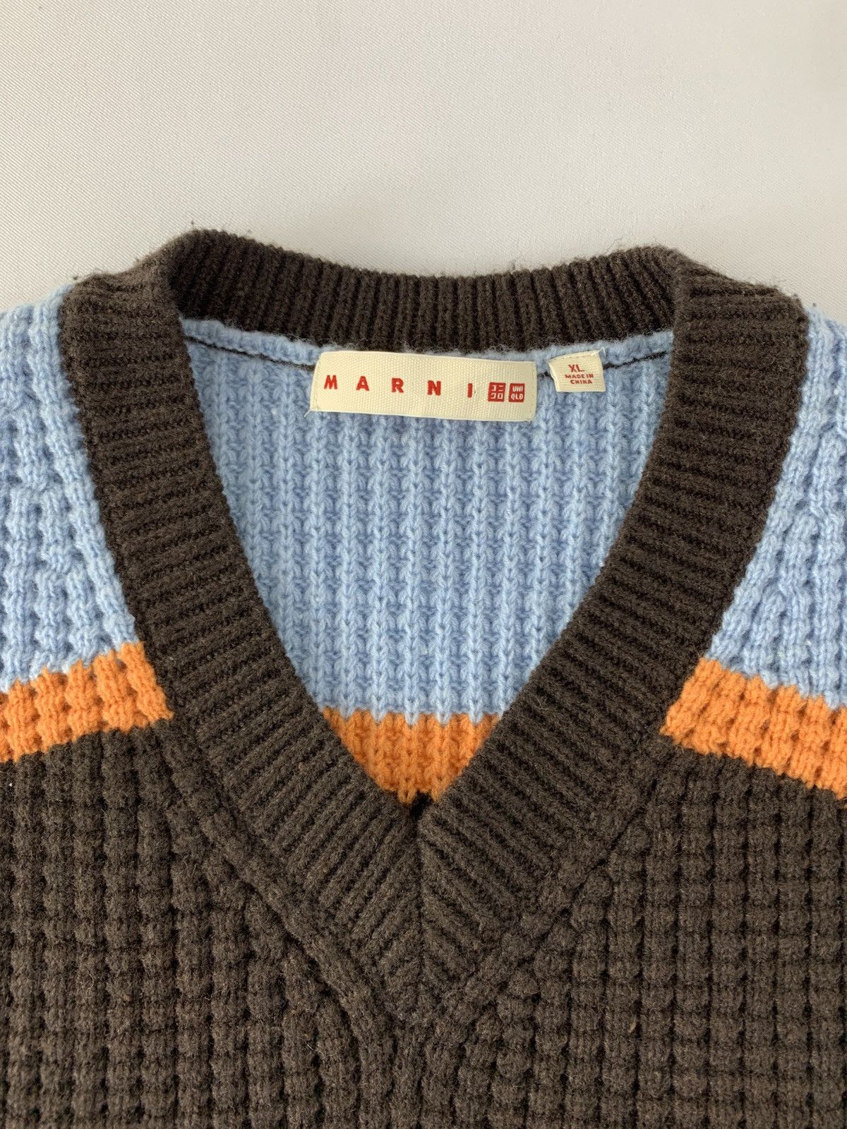 Marni × Uniqlo Marni Popcorn Knitted V Neck Vest Sweater Size XL / US 12-14 / IT 48-50 - 4 Thumbnail