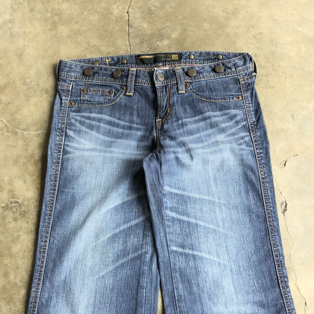 If Six Was Nine 🇯🇵 2000s Gap Multi Button Flared Bootcut Faded Jeans Blue Size US 29 - 3 Thumbnail