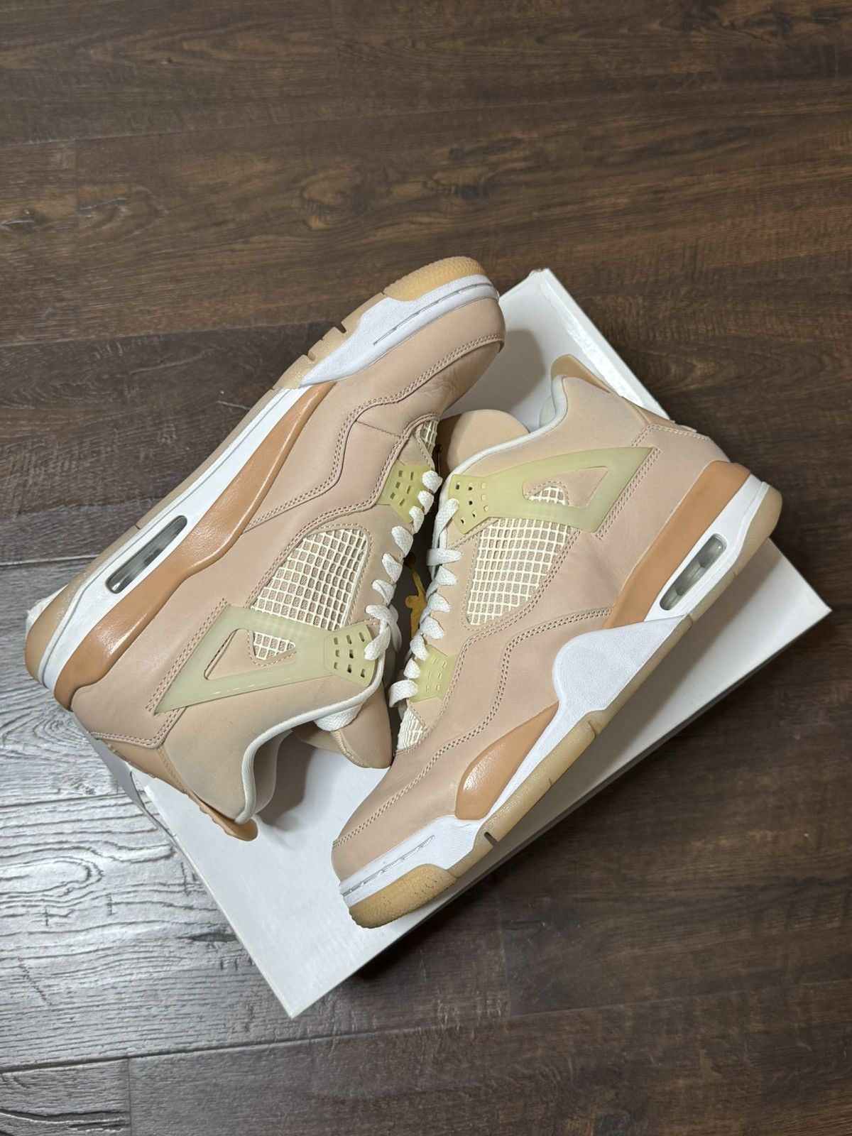 Jordan Brand Jordan 4 Retro Shimmer 10.5 Mens/12 Womens Fast Shipping Size US 10.5 / EU 43-44 - 1 Thumbnail