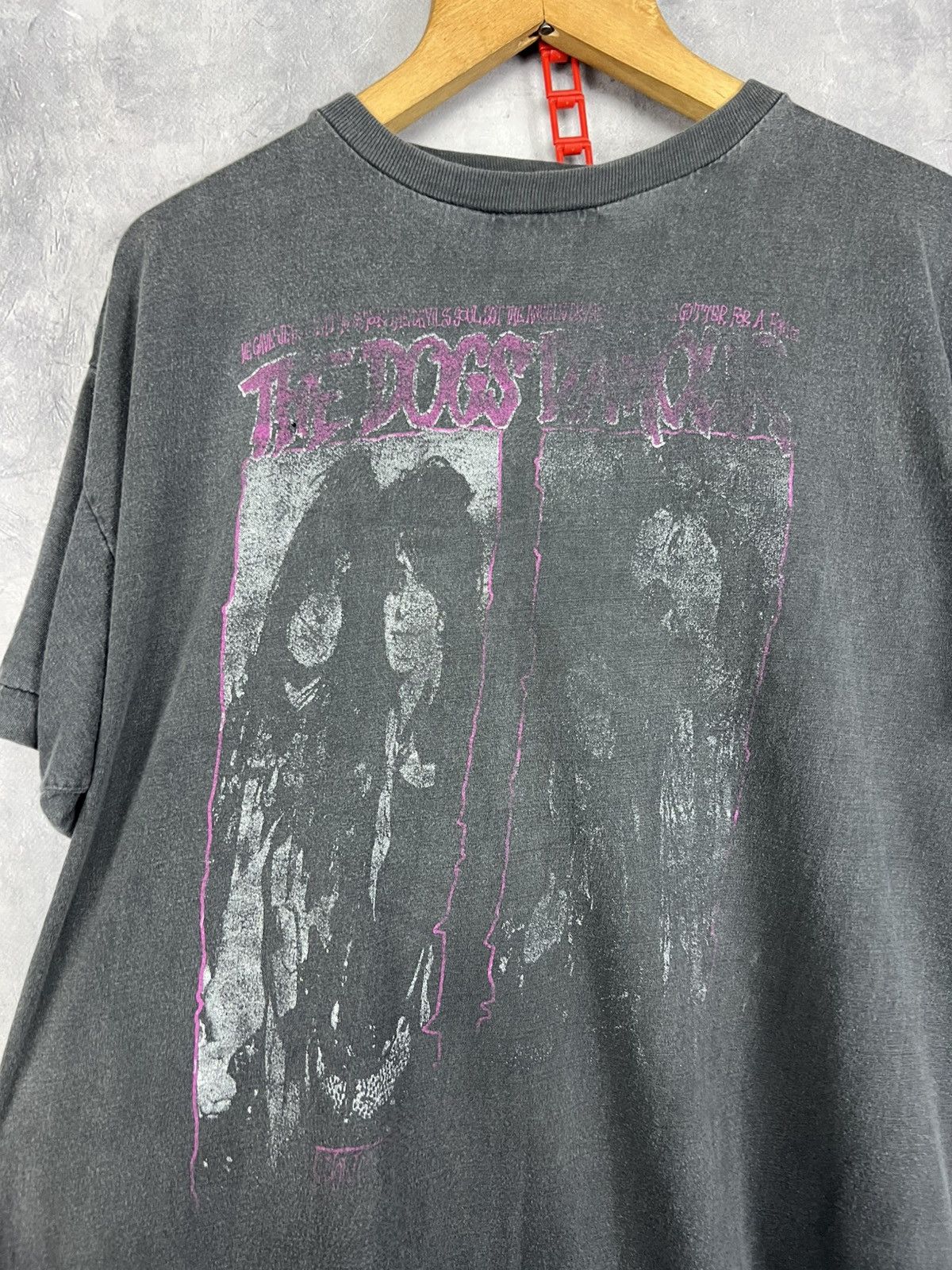 Band Tees 1990 The Dogs D'Amour It Only Pours Shirt Size US L / EU 52-54 / 3 - 4 Thumbnail