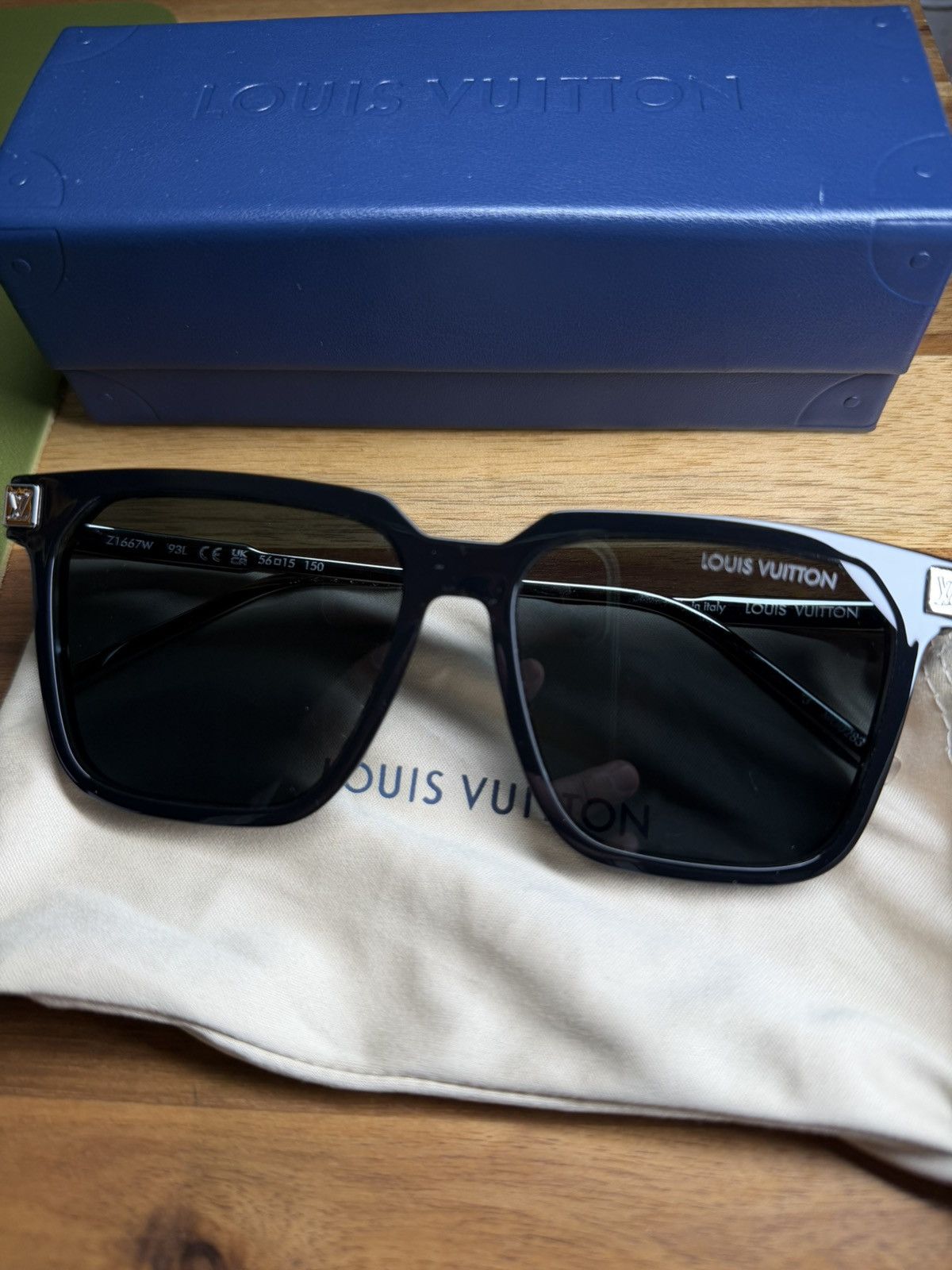 Louis Vuitton Louis Vuitton Rise Square Sunglasses (W) - Black Size ONE SIZE - 2 Thumbnail