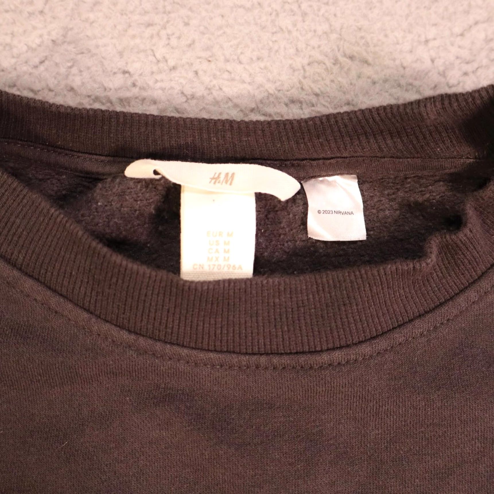 H&M H&M Nirvana Oversized Sweatshirt Gray M Women Pullover Activewear Read Size M / US 6-8 / IT 42-44 - 3 Thumbnail
