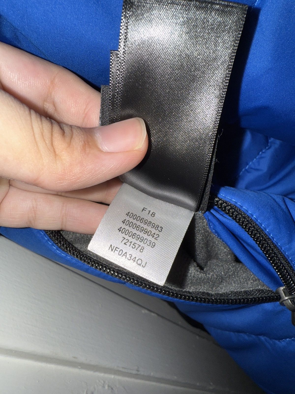 The North Face North Face Boys 18/20 XL Blue and Black Jacket Size US XL / EU 56 / 4 - 9 Thumbnail
