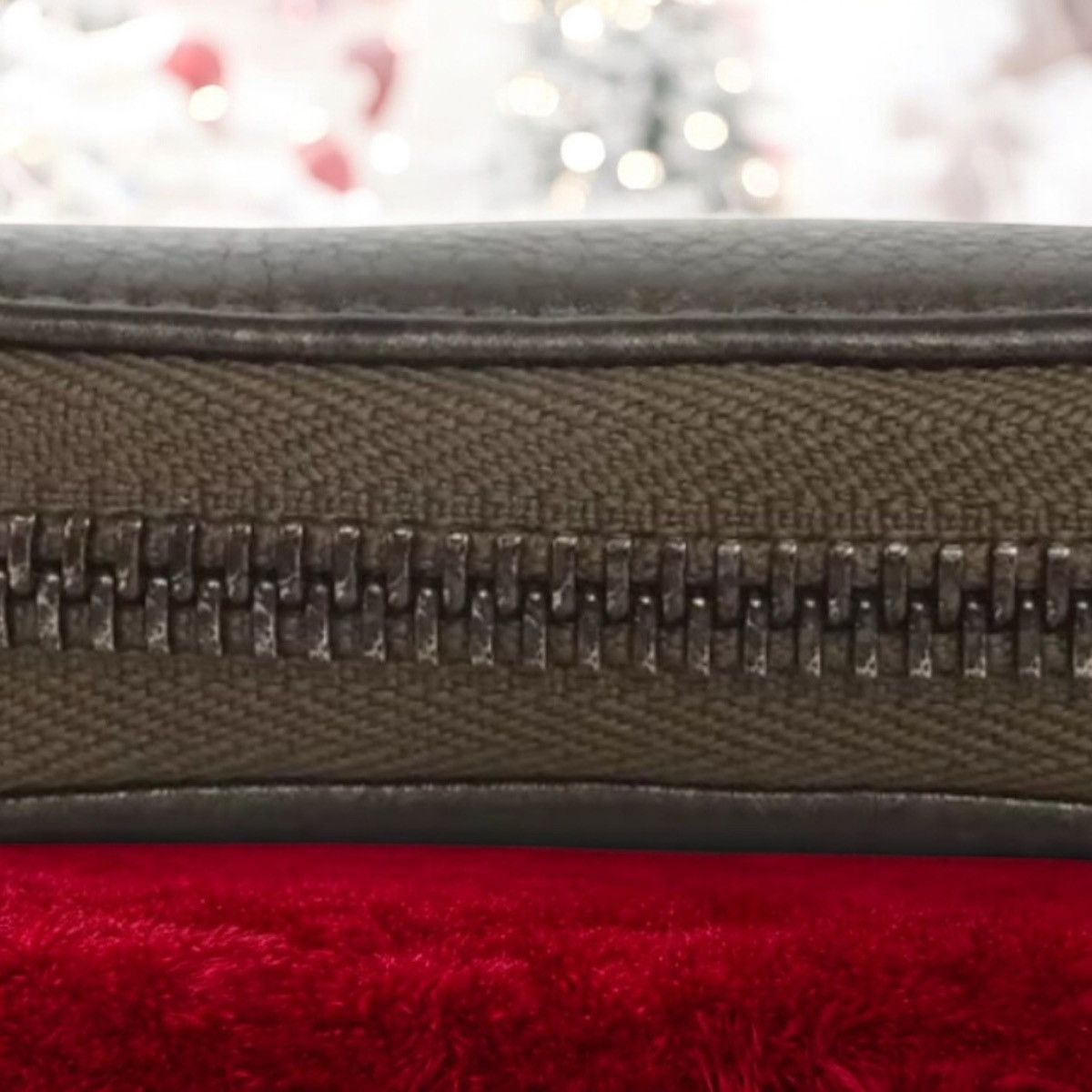 Gucci GUCCI WALLET CONTINENTAL ZIP AROUND IN MINT CONDITION Size ONE SIZE - 2 Thumbnail