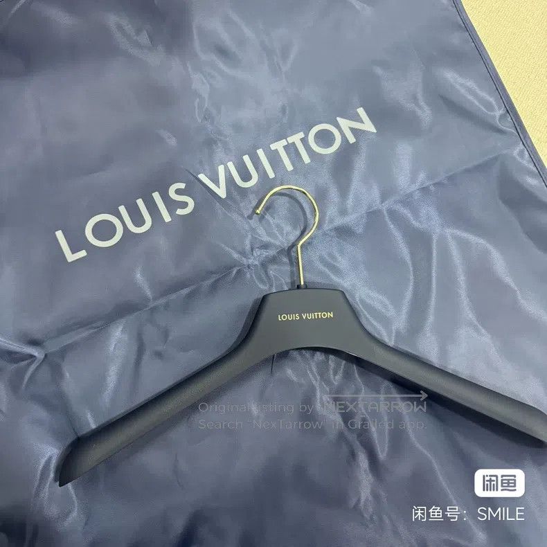 Louis Vuitton Louis Vuitton Full-print presbyopic detachable cap button Size S / US 4 / IT 40 - 7 Thumbnail