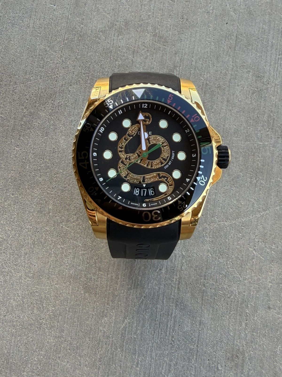 Gucci Gucci Dive Watch 559817 – Gold / Black (Rubber Strap) Size ONE SIZE - 4 Thumbnail