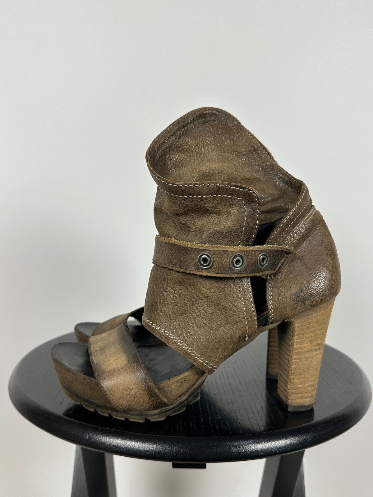 A.S.98 A.S.98 Airstep Brown Leather Ankle Strap Sandals Heels Size US 7 / IT 37 - 2 Thumbnail