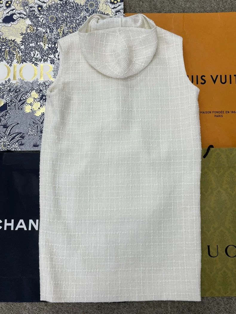 Chanel chanel 25C white tweed beaded hooded dress Size XS / US 0-2 / IT 36-38 - 4 Thumbnail