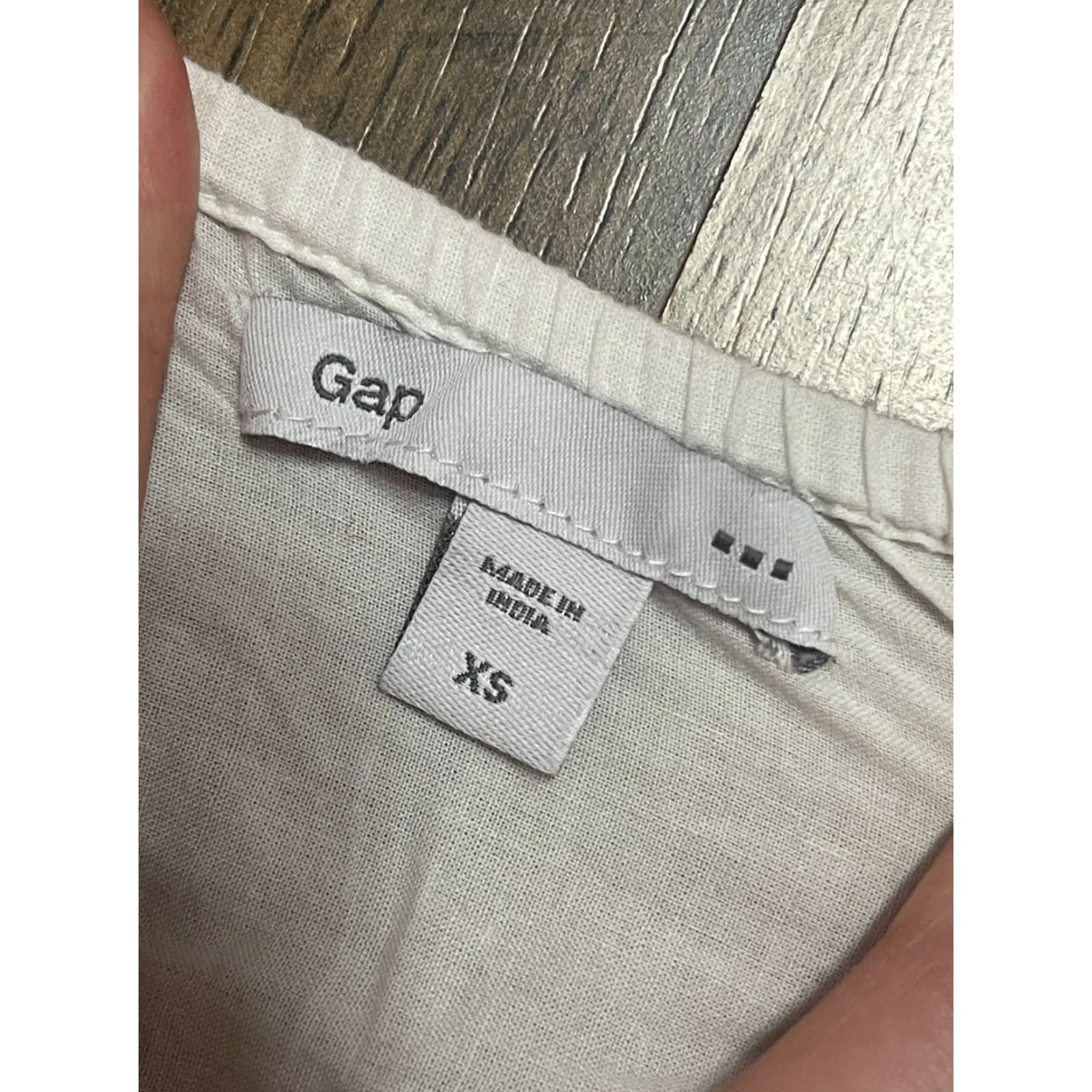 Gap Gap Tank Top Women's XS White Sleeveless Eyelet Hem Tank Shirt Basic Modern Casual Womens XS Size XS / US 0-2 / IT 36-38 - 5 Thumbnail