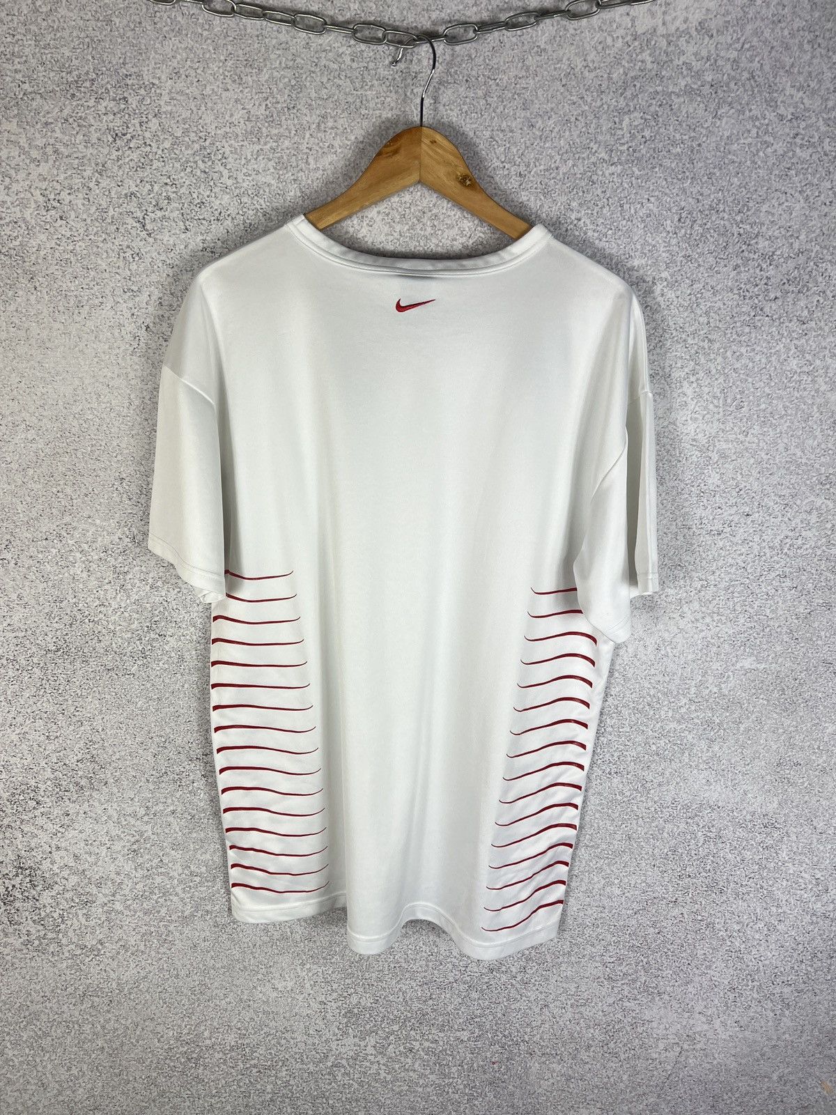 Nike Vintage Nike TN Center Logo Swoosh Tee Size US L / EU 52-54 / 3 - 10 Thumbnail