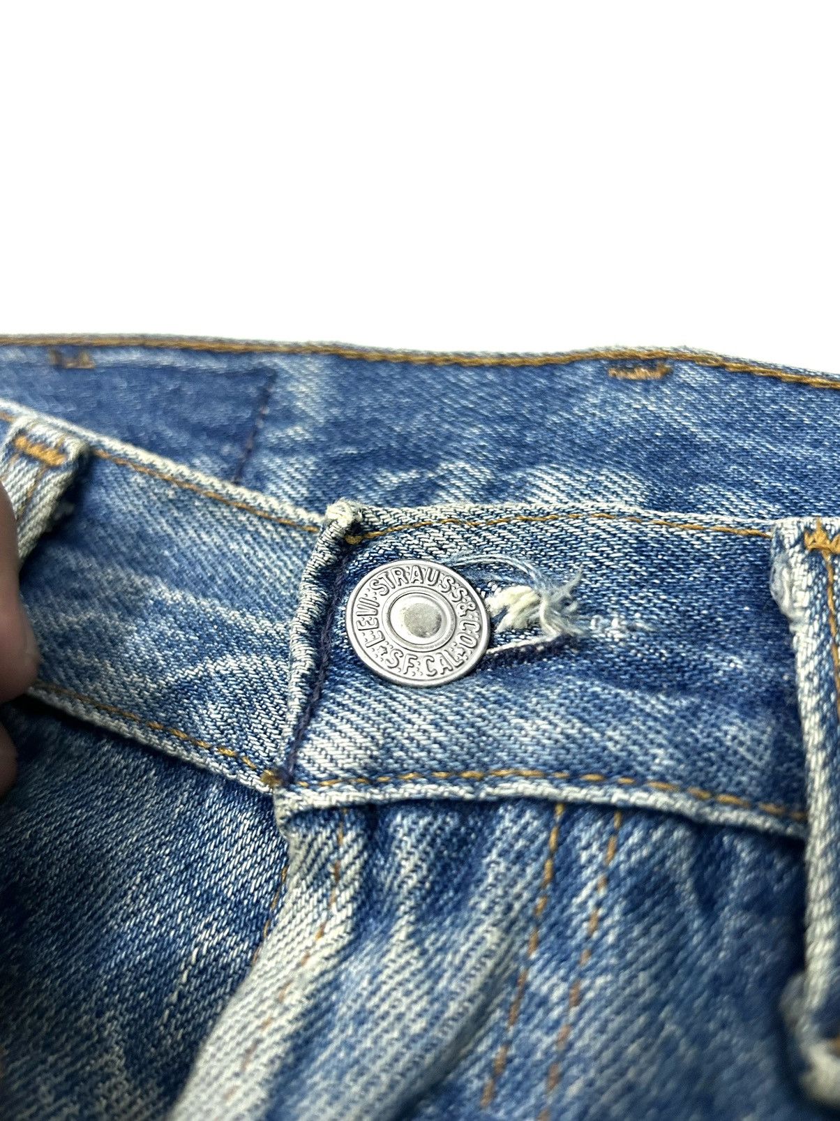 Levi's × Levi's Vintage Clothing Vintage Levis 501 xx Button 522 Distressed Jeans Size US 31 - 8 Thumbnail