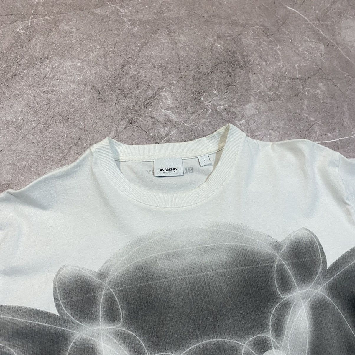 Burberry RARE ! BURBERRY ELON GRAPHIC BEAR TEE Size US M / EU 48-50 / 2 - 3 Thumbnail