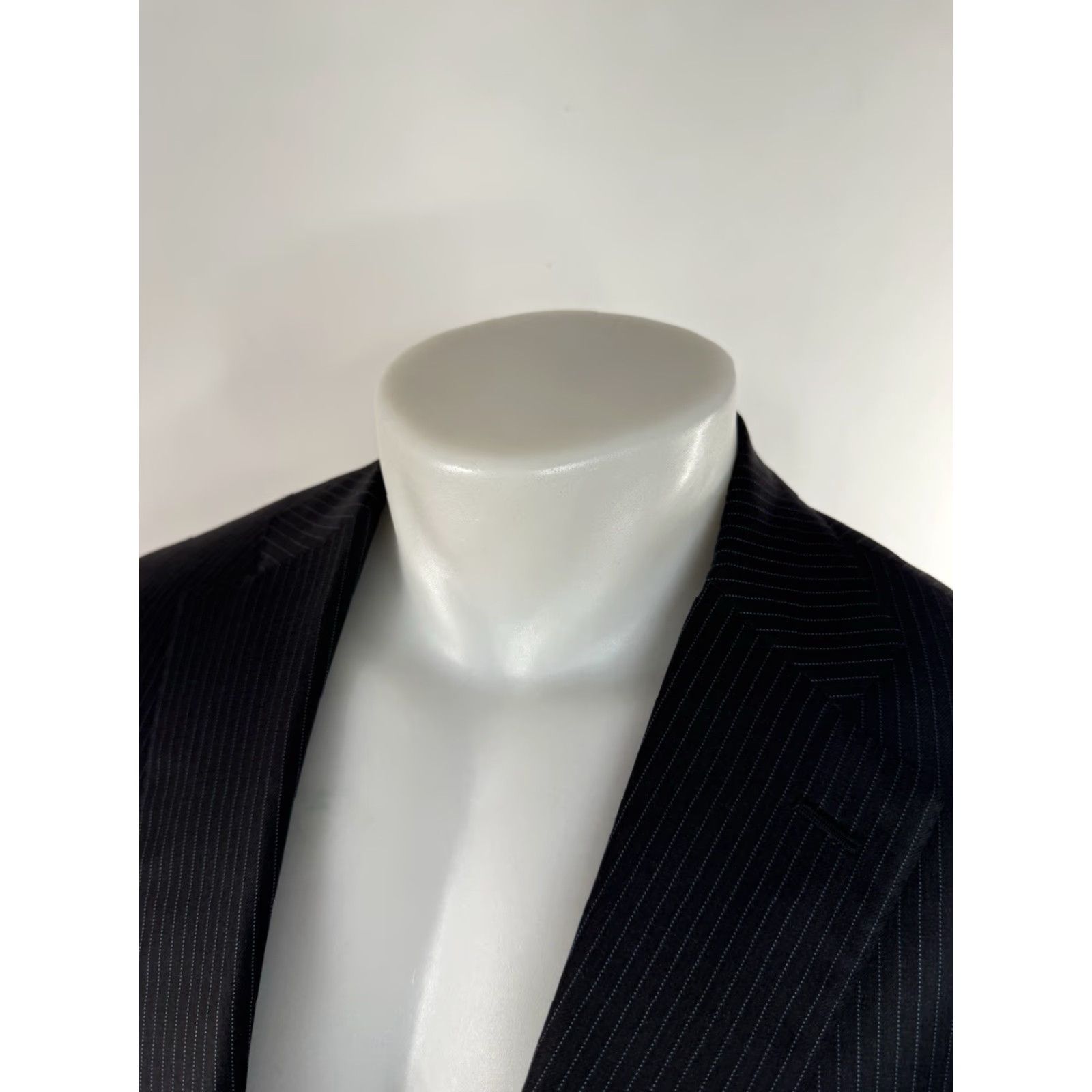 Vintage ISIAH Pinstripe WOOL 40 Blazer Jacket Men Blazer Black / Blue 40 Wool Pinstripe N Size 40R - 3 Thumbnail