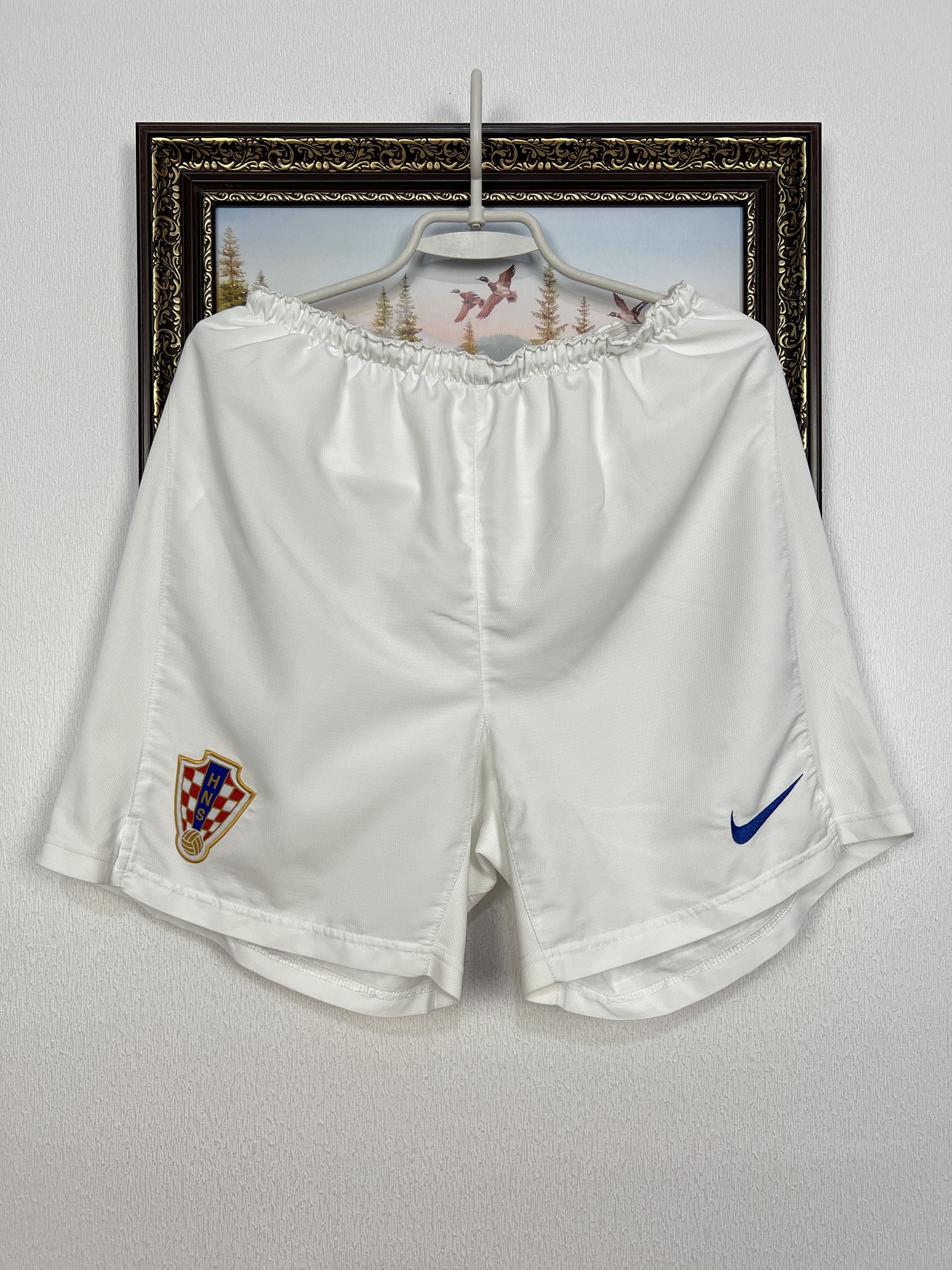 Nike Vintage Nike Croatia Football Shorts Athletic National Team Size US 32 / EU 48 - 1 Thumbnail
