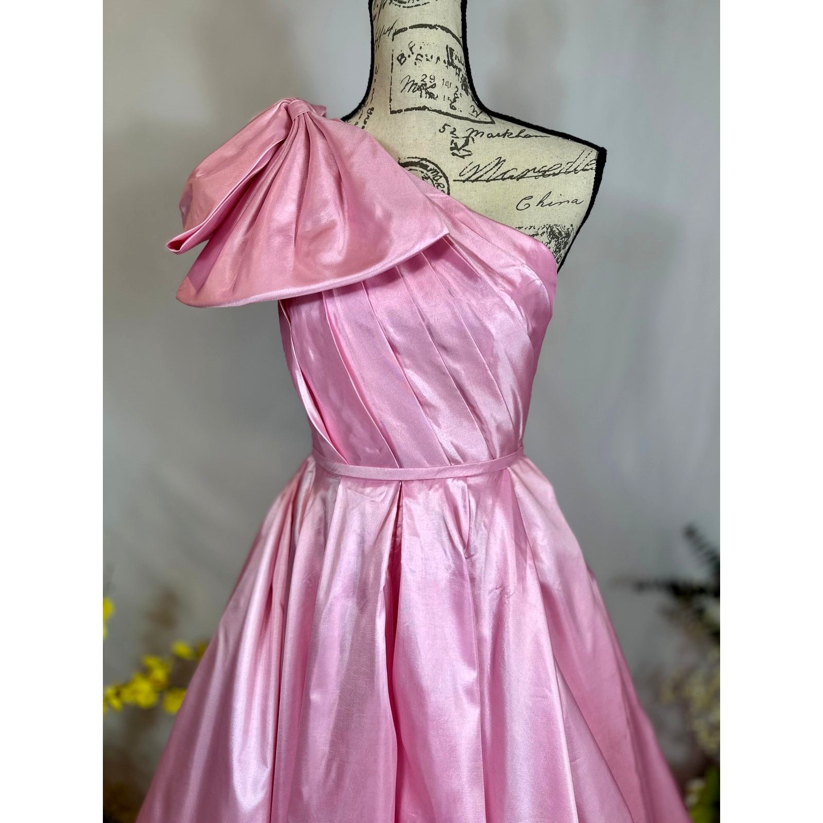 Other Mac Duggal One Shoulder Large Bow Pleated Gown Ice Pink 2 Size XS / US 0-2 / IT 36-38 - 8 Thumbnail