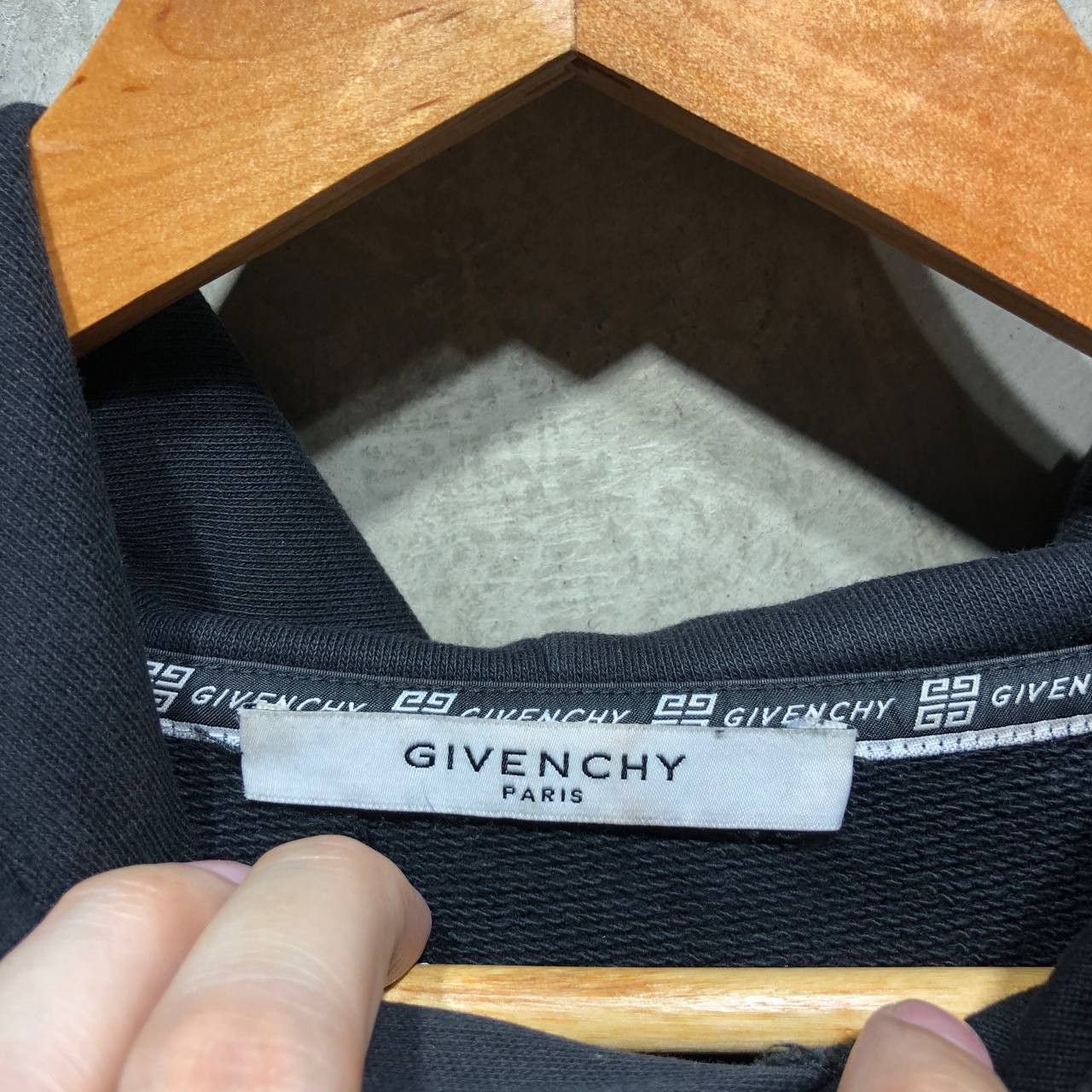Givenchy Givenchy Distressed Logo hoodie Size US L / EU 52-54 / 3 - 6 Thumbnail
