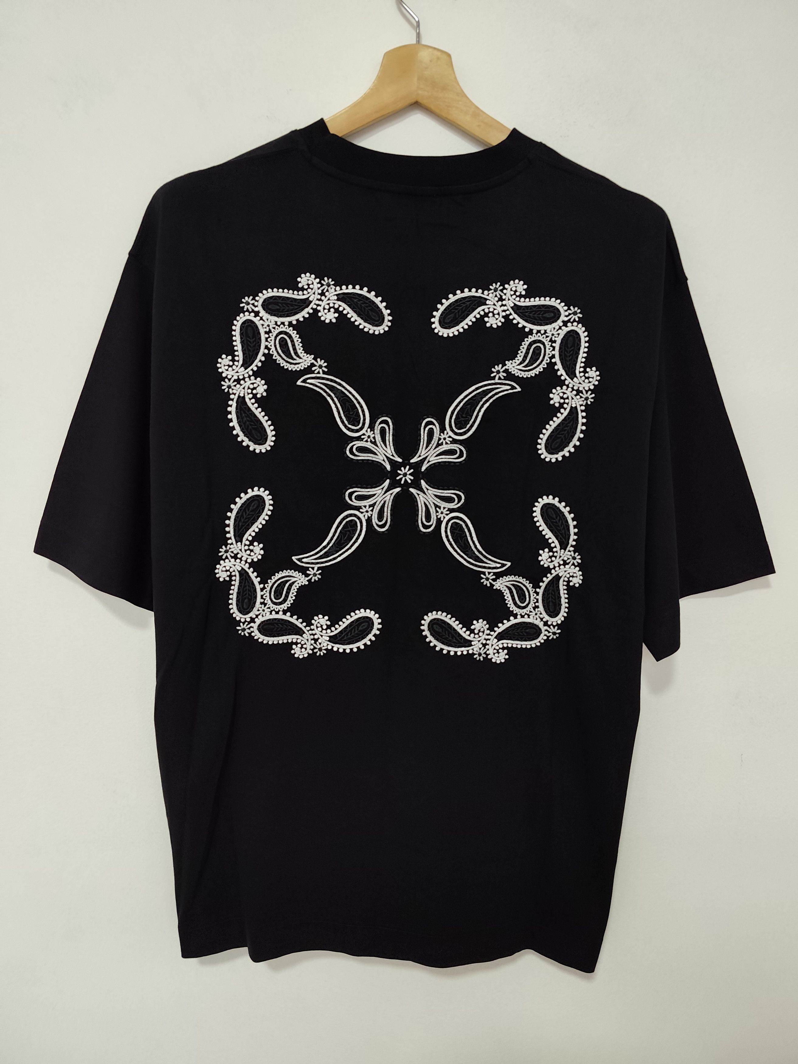 Off-White Off-White "Bandana Arrow Skate" Size US XL / EU 56 / 4 - 3 Thumbnail