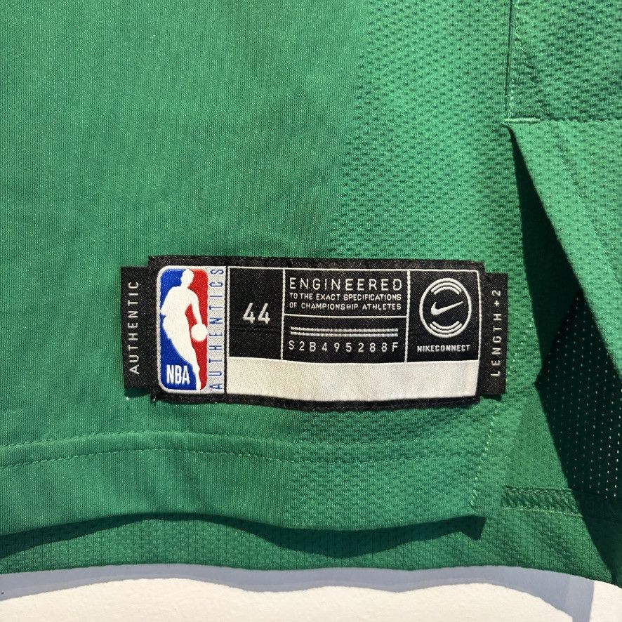 Nike AUTHENTIC Kyrie Irving Boston Celtics Jersey Nike NBA 44 Size US M / EU 48-50 / 2 - 4 Thumbnail