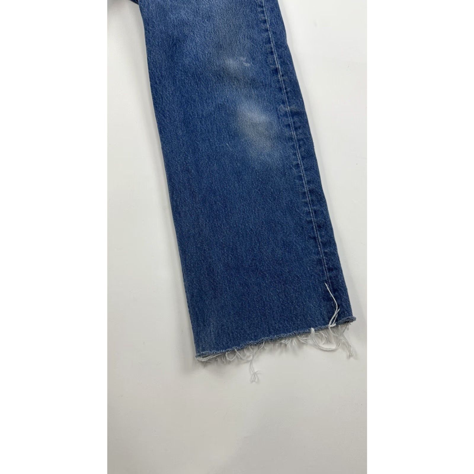 Levi's VINTAGE Levi’s 501 Jeans Mens 34 x 26 Blue Distressed Cropped Cut Off USA Bohemian City Festival Grunge Hipster Straight Size US 34 / EU 50 - 3 Thumbnail