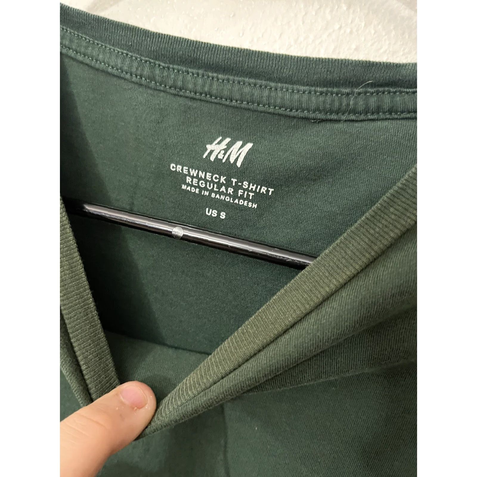 H&M H&M Shirt Mens Small Green Short Sleeve Crew Neck Regular Fit Cotton Graphic Tee 90s Size US S / EU 44-46 / 1 - 3 Thumbnail