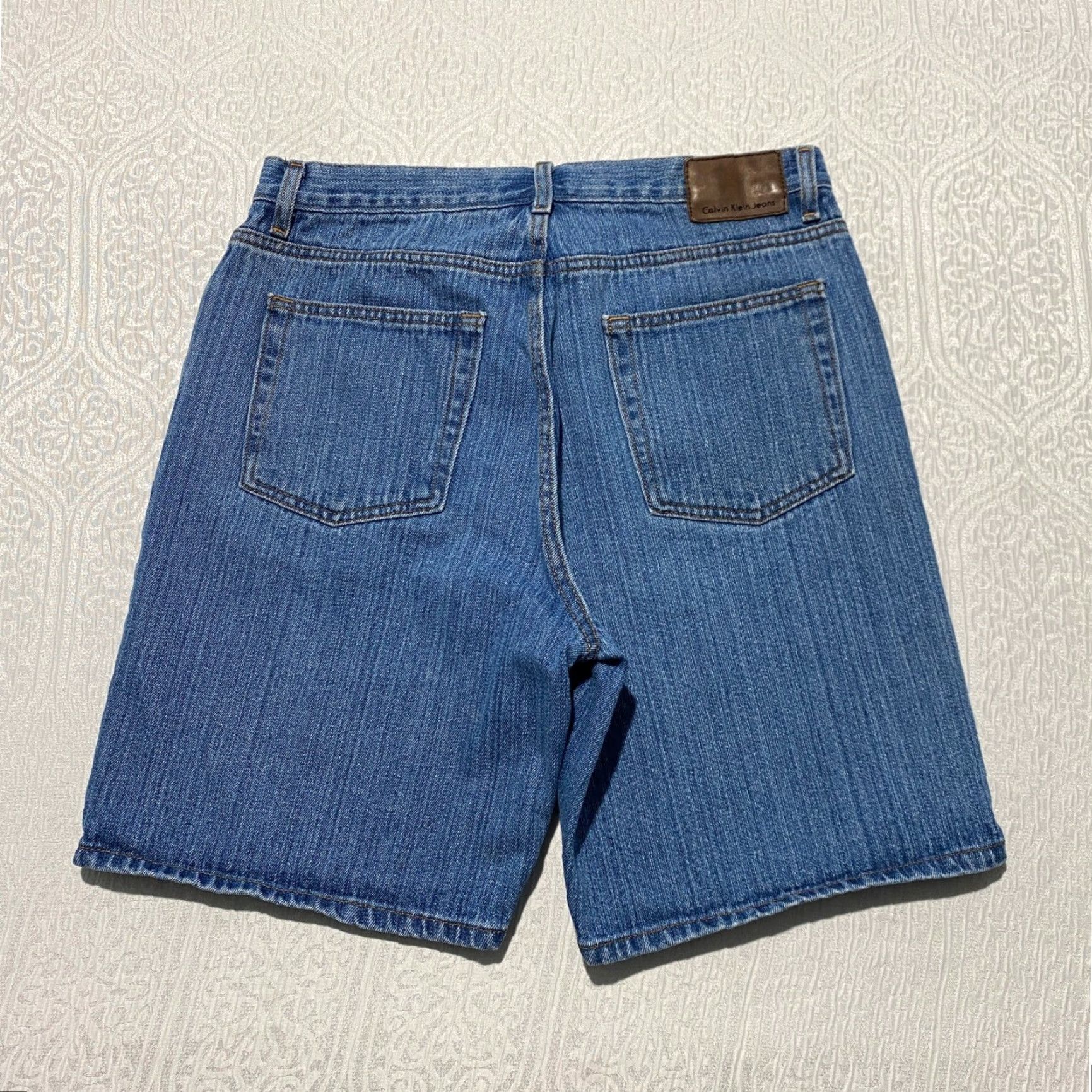 Vintage VINTAGE Calvin Klein Jeans Mens 34 Blue Denim Shorts Baggy Jorts 90s Cotton Bermuda Casual Summer Beach Mens Size US 34 / EU 50 - 2 Thumbnail