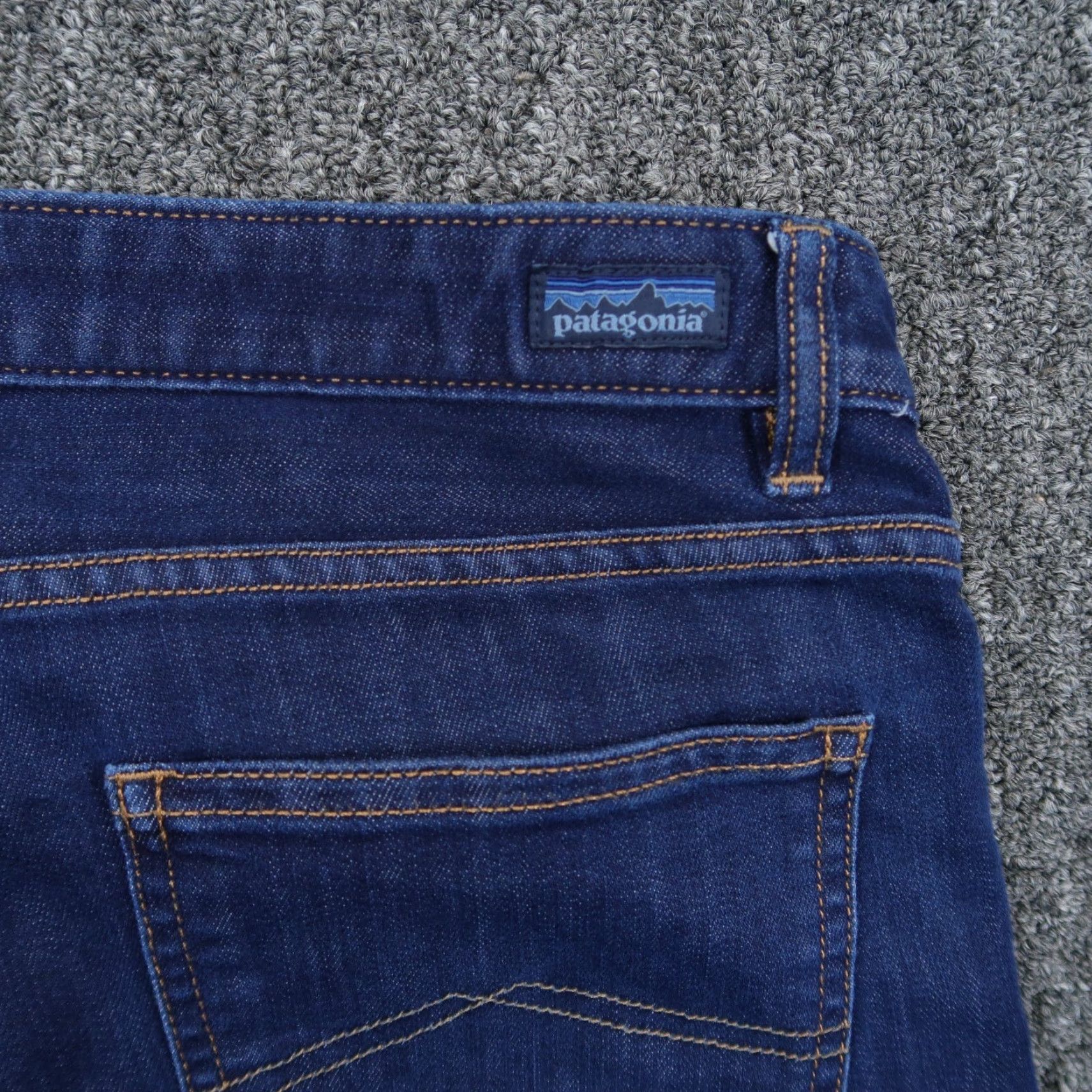 Patagonia Patagonia Jeans Womens 32x32 Blue Straight 5 Pocket Dark Wash Denim Jeans Size 24" / US 00 / IT 34 - 6 Thumbnail